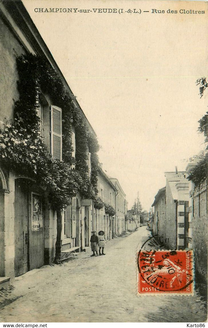 Champigny Sur Veude * La Rue Des Cloîtres - Champigny-sur-Veude