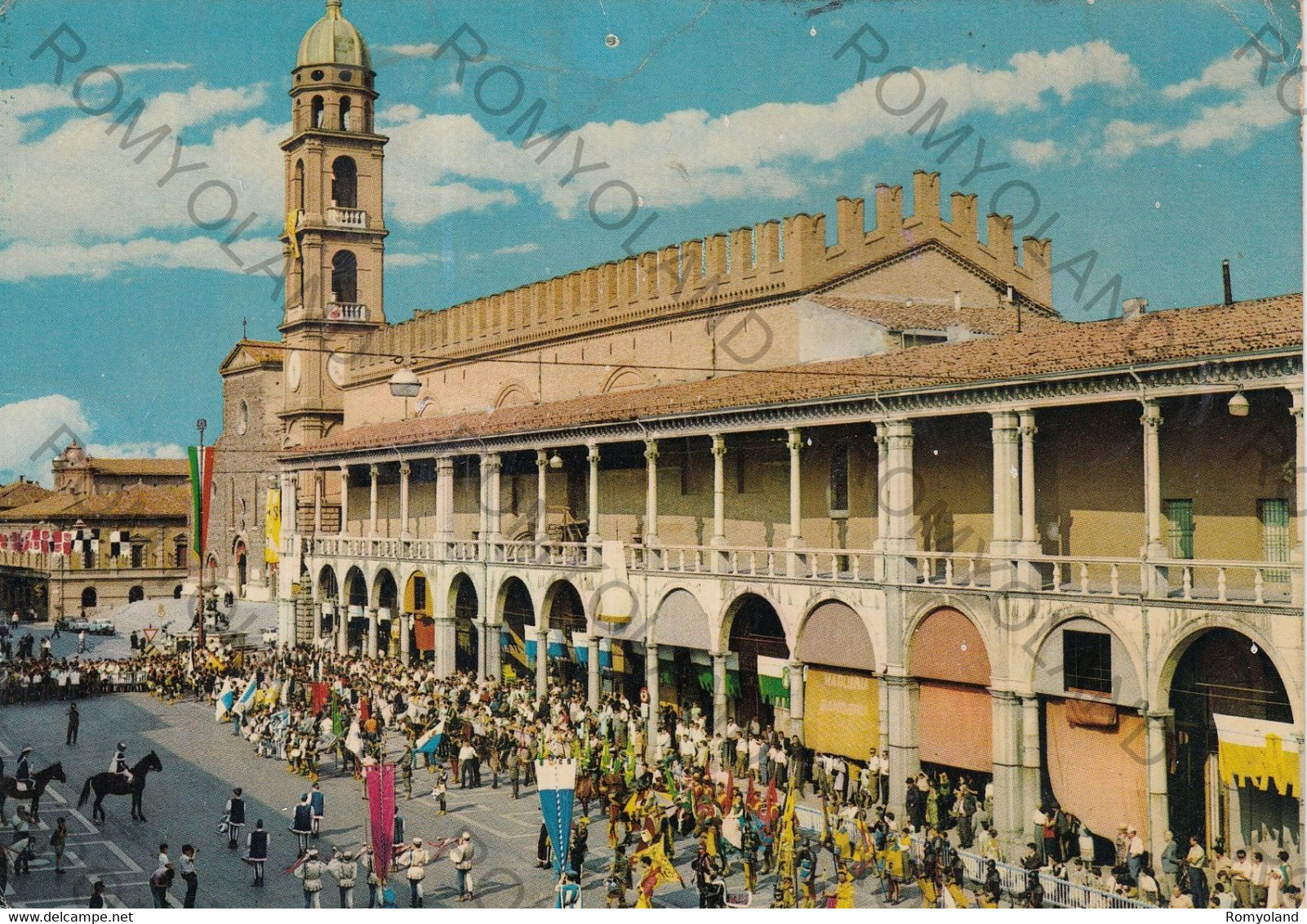 CARTOLINA  FAENZA,EMILIA ROMAGNA,PIAZZA DEL POPOLO,STORIA,CULTURA,RELIGIONE,MEMORIA,BELLA ITALIA,VIAGGIATA 1975 - Faenza