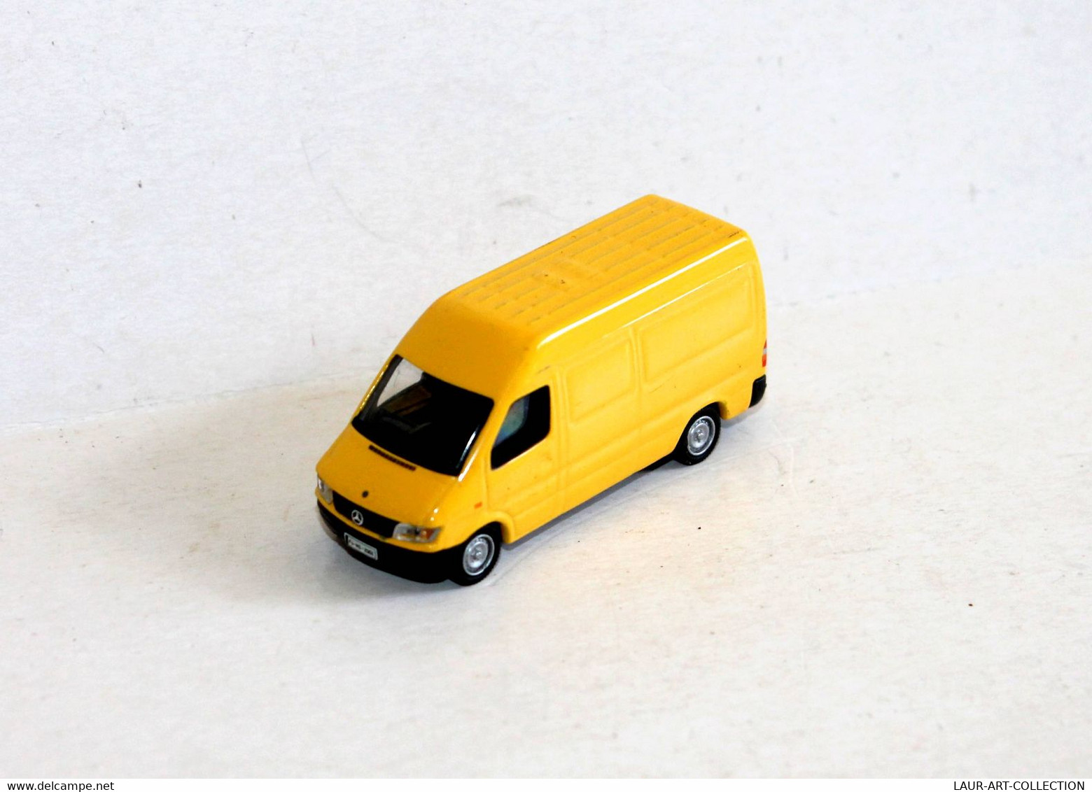 SCHUCO - CAMION CAMIONNETTE MERCEDES METAL - 1/87 - VOITURE / AUTOMOBILE MINIATURE      (2105.69) - Echelle 1:87