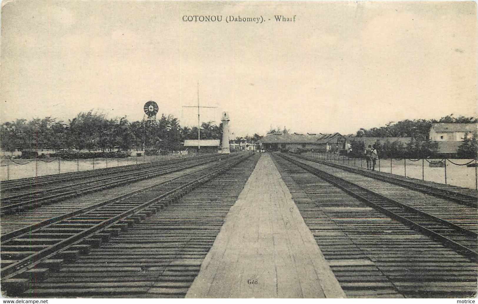 COTONOU (Dahomey) - Warf, Une éolienne. - Dahomey