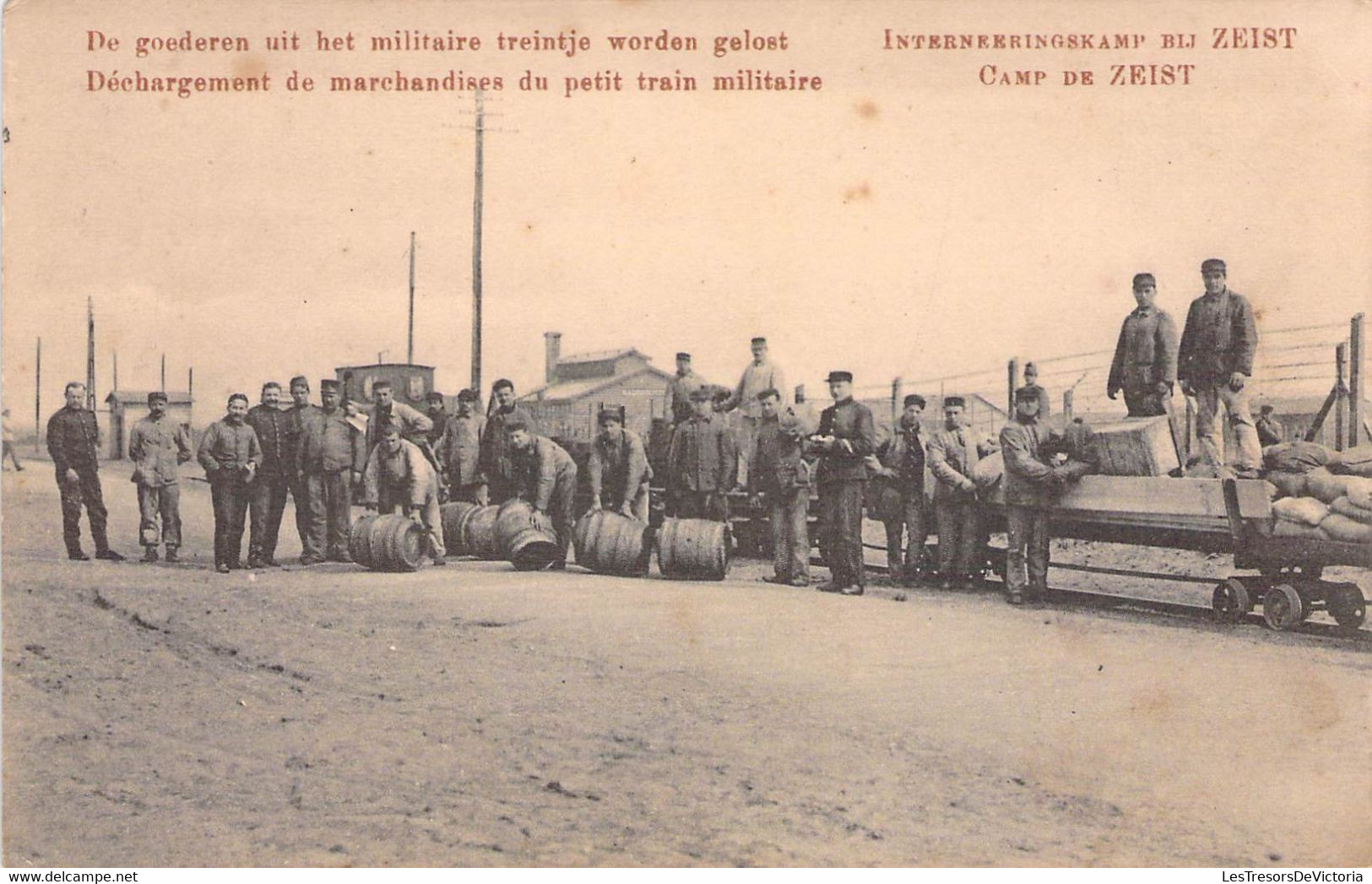 CPA Camp De Zeist - Dechargement De Marchandise Du Petit Train Militaire - Très Animé - Soldats En Uniformes - Zeist