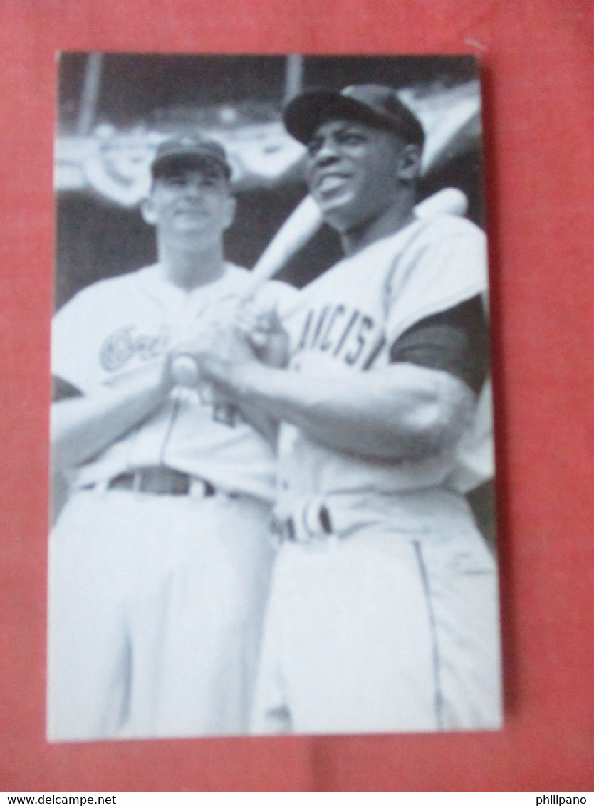 Baseball  Jin Gentile  & Willie Mays       Ref 5663 - Baseball