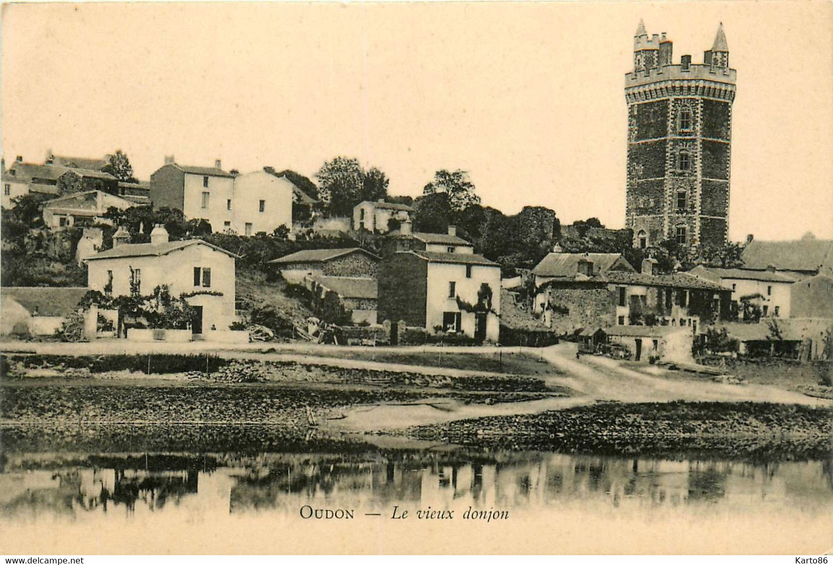 Oudon * Vue Sur Le Vieux Donjon - Oudon