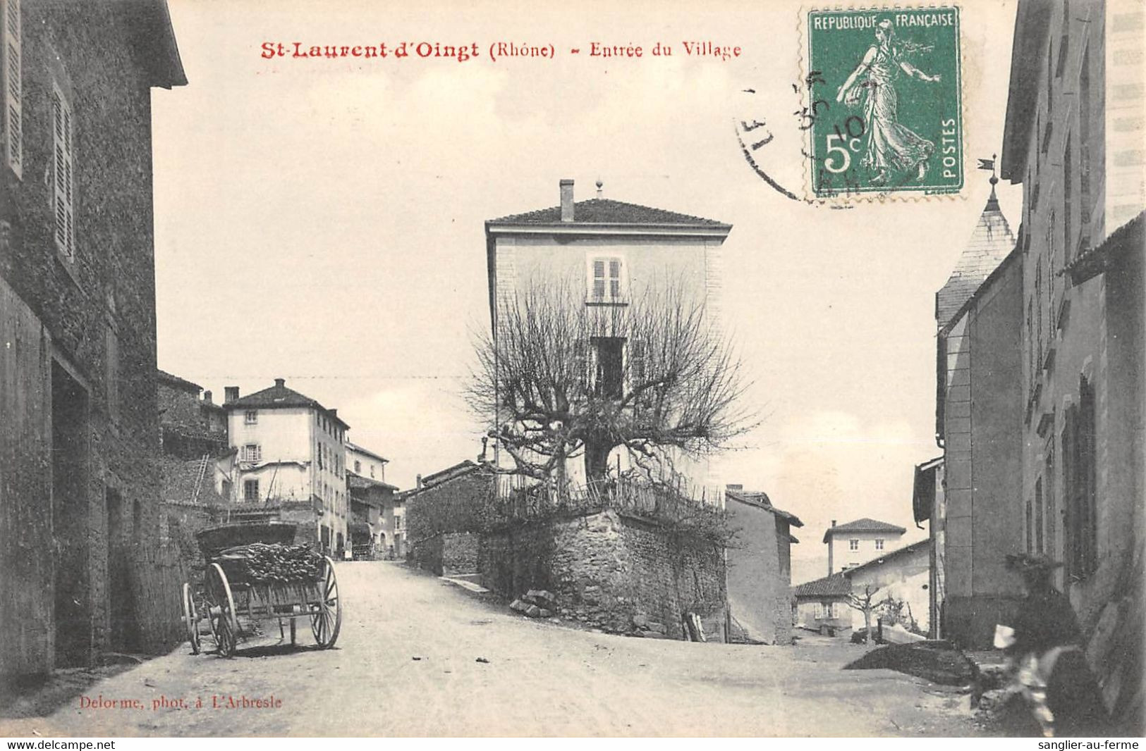 CPA 69 SAINT LAURENT D'OINGT ENTREE DU VILLAGE - Autres & Non Classés