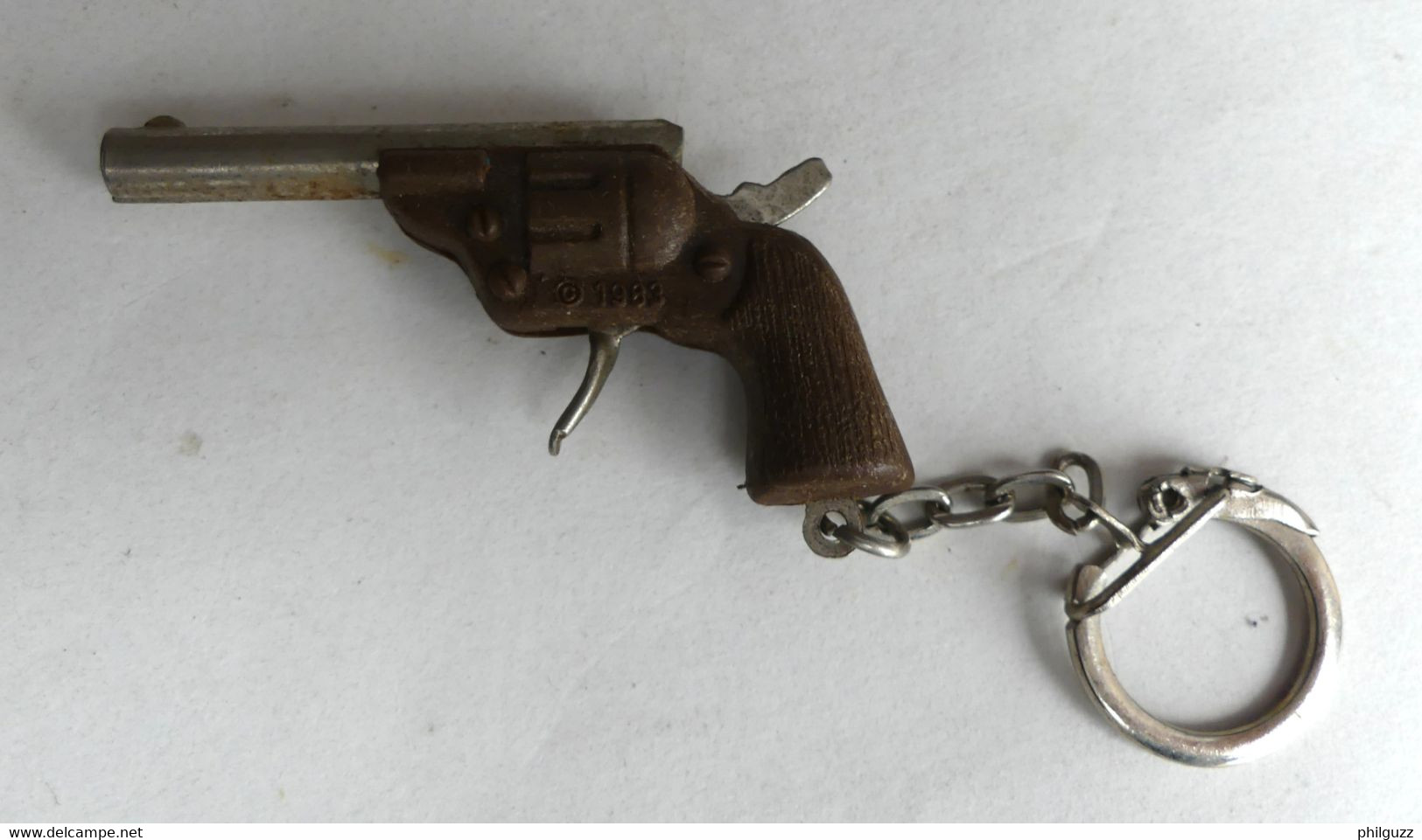 PORTE CLES  PISTOLET REVOLVER UK DESIGN 1983 - Schlüsselanhänger