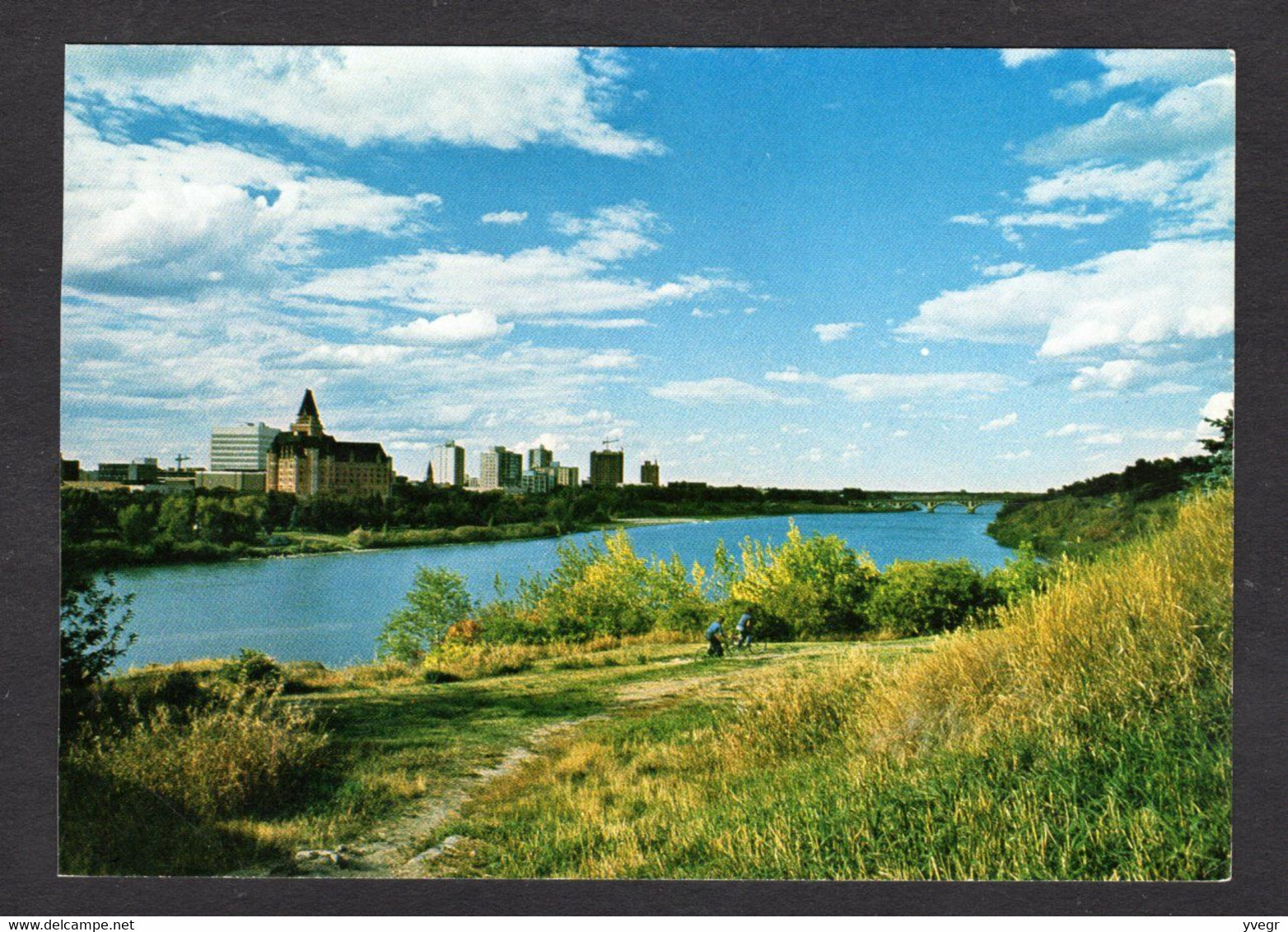 Canada - SASKATOON- Bike Trails Along The River Bank In Downtown Saskatoon  (Traveline N° KS-7572) - Saskatoon