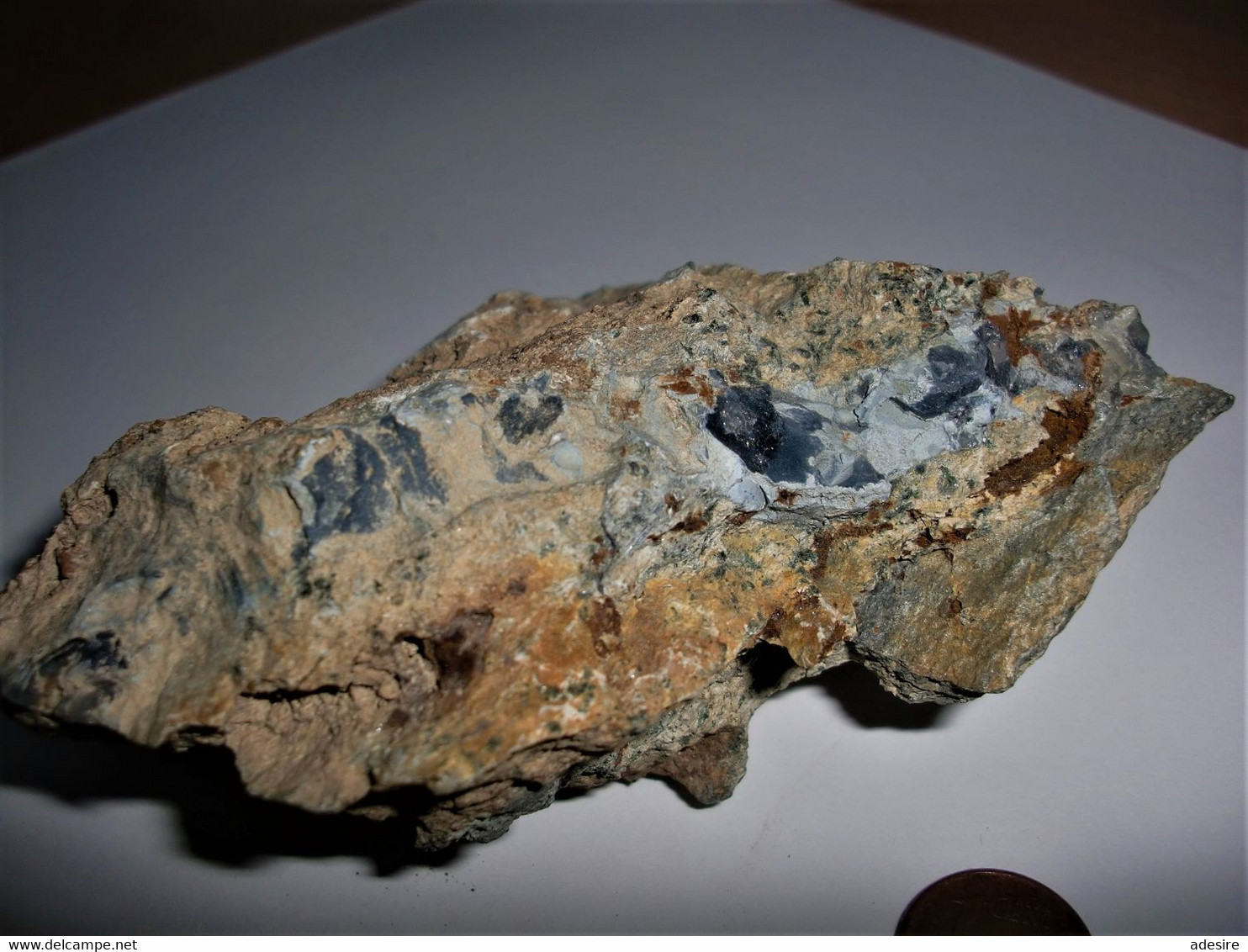 UNBEKANNTES MINERAL, ROHSTEIN Mehrfärbig, Graublaue Einschlüsse, Wunderschönes Sammlerstück, 258 Gramm, 11,5 X 7 X ... - Fossils