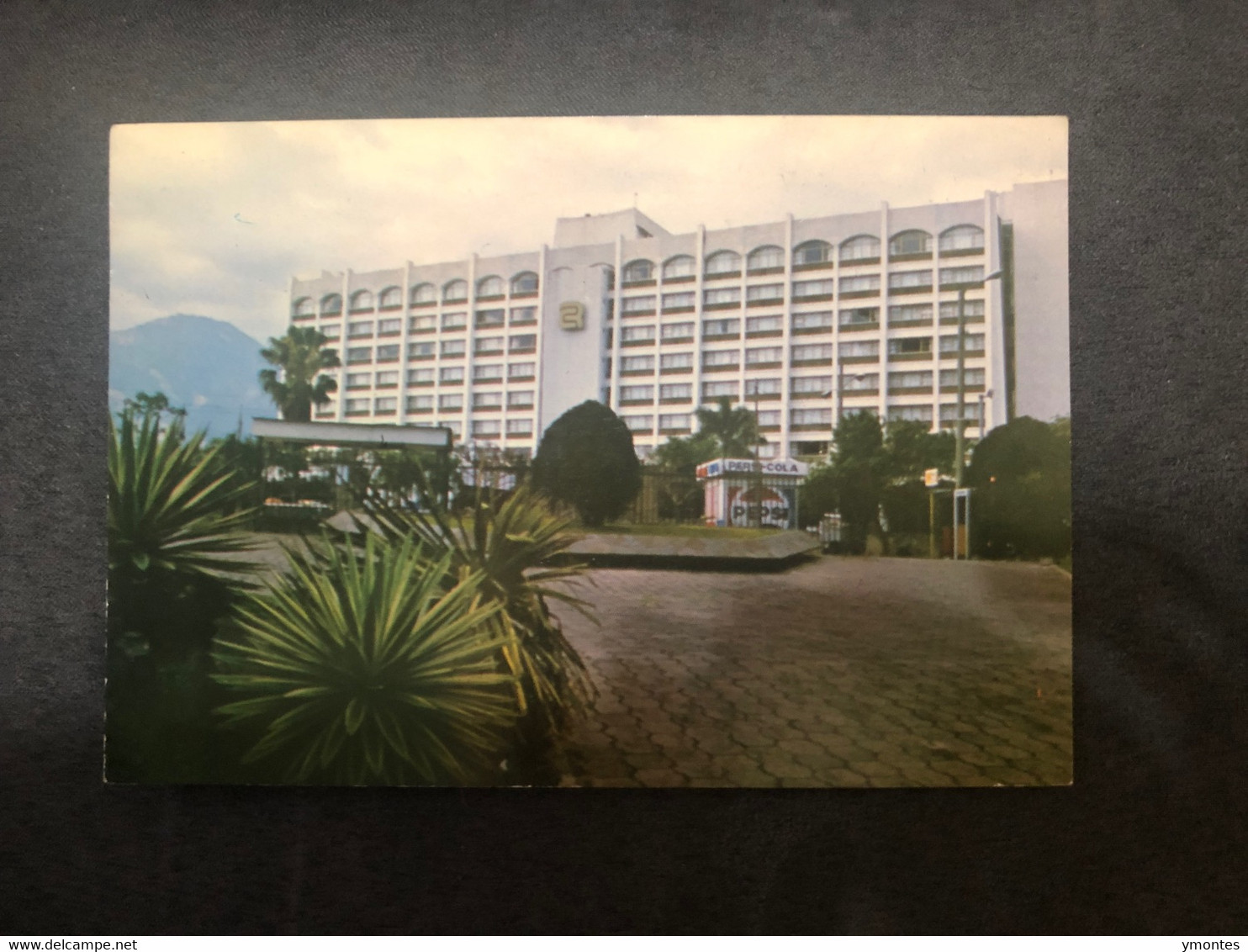 Postcard Hotel Camino Real , San Salvador 1990 ( Stamp Italia 90) - El Salvador