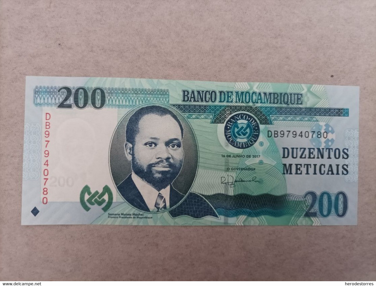 Billete De Mozambique 200 Meticais, Año 2017, Leones En Reverso, UNCIRCULATED - Mozambique