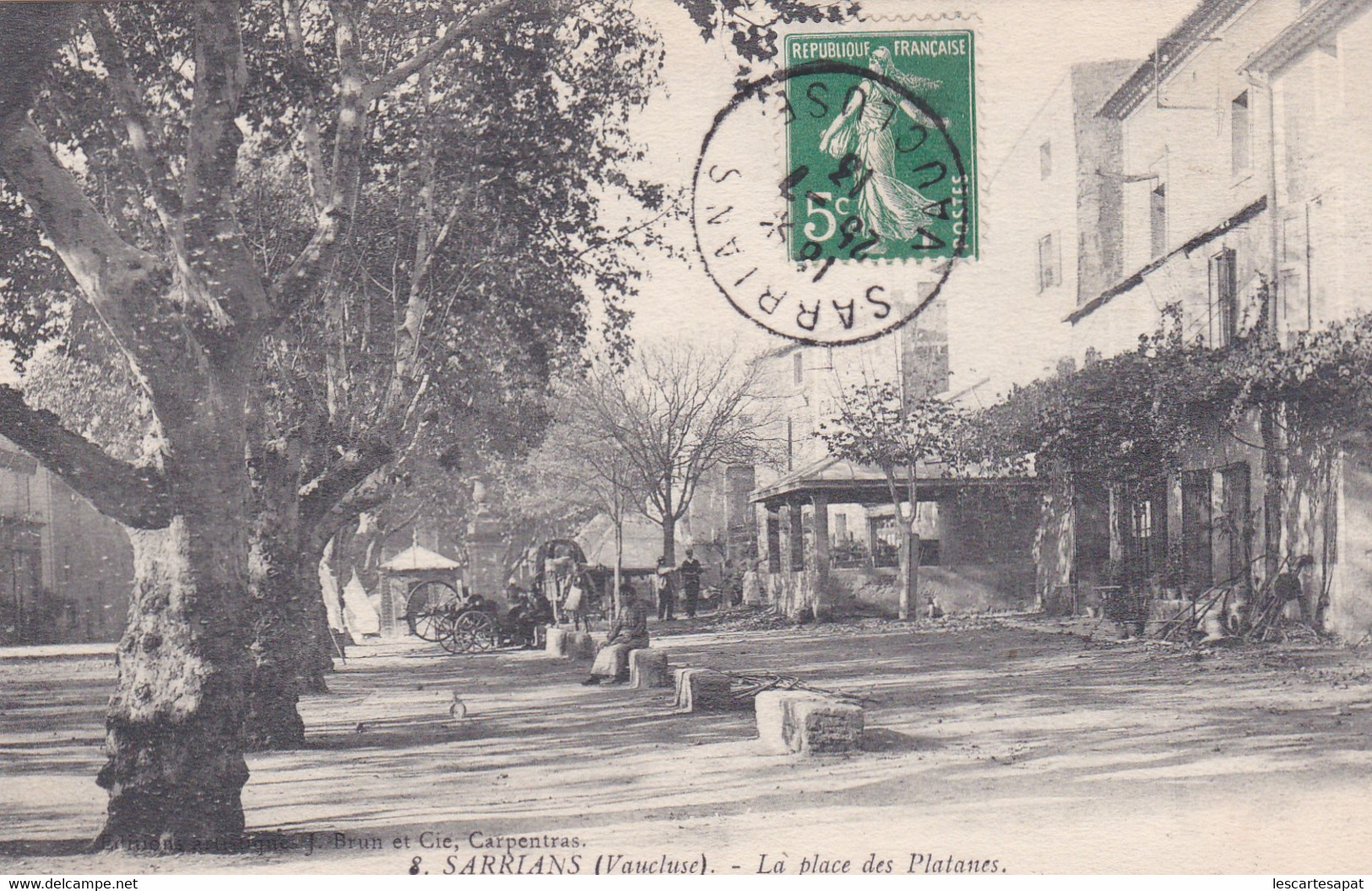 SARRIANS - La Place Des Platanes - 1913 - Sarrians