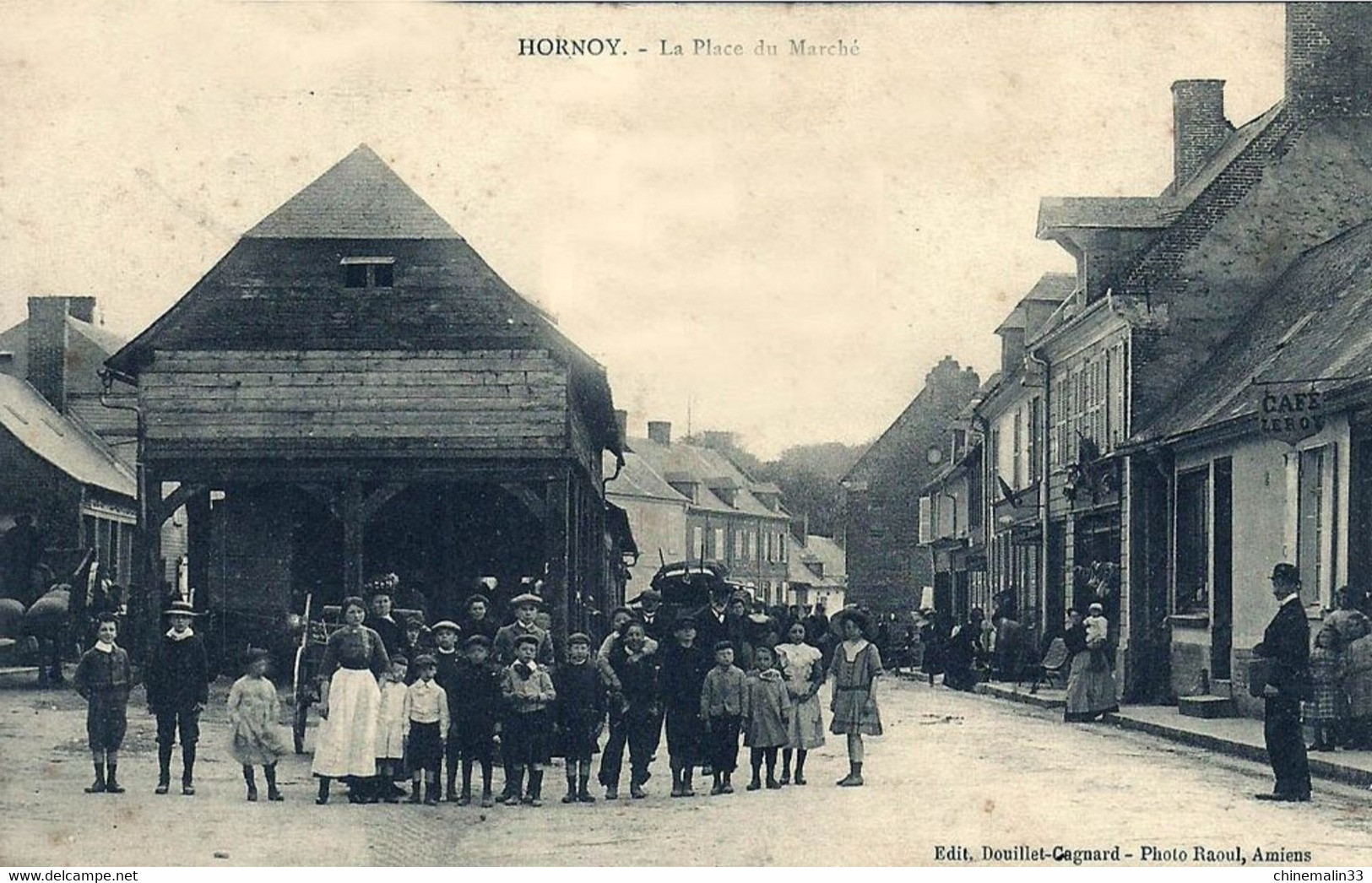 DEPT 80 HORNOY LA PLACE DU MARCHÉ TRES  BELLE  ANIMATION 9X14 REIMPRESSION DE CARTES ANCIENNES - Hornoy Le Bourg