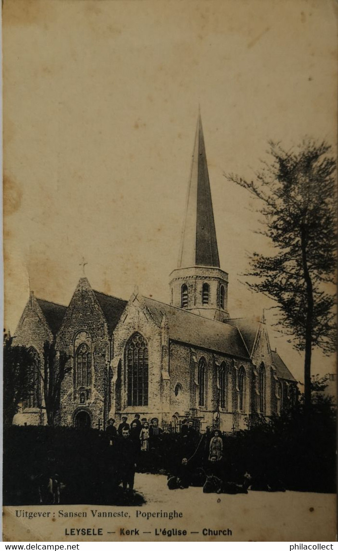 Leysele - Leisele (Alveringem) Kerk - Eglise - Church (met Volk) 1918 Vlekkig - Alveringem