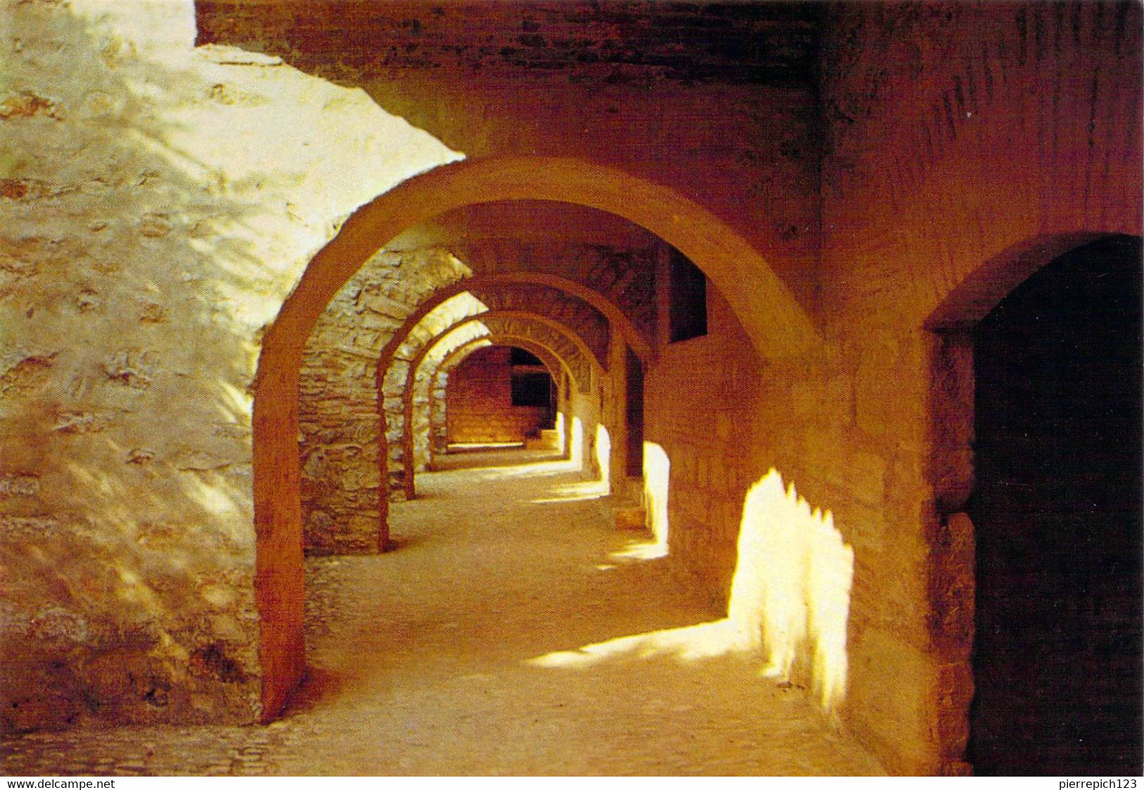 66 - Salses - Dans Le Château Fort (1497), Les Arcades - Salses