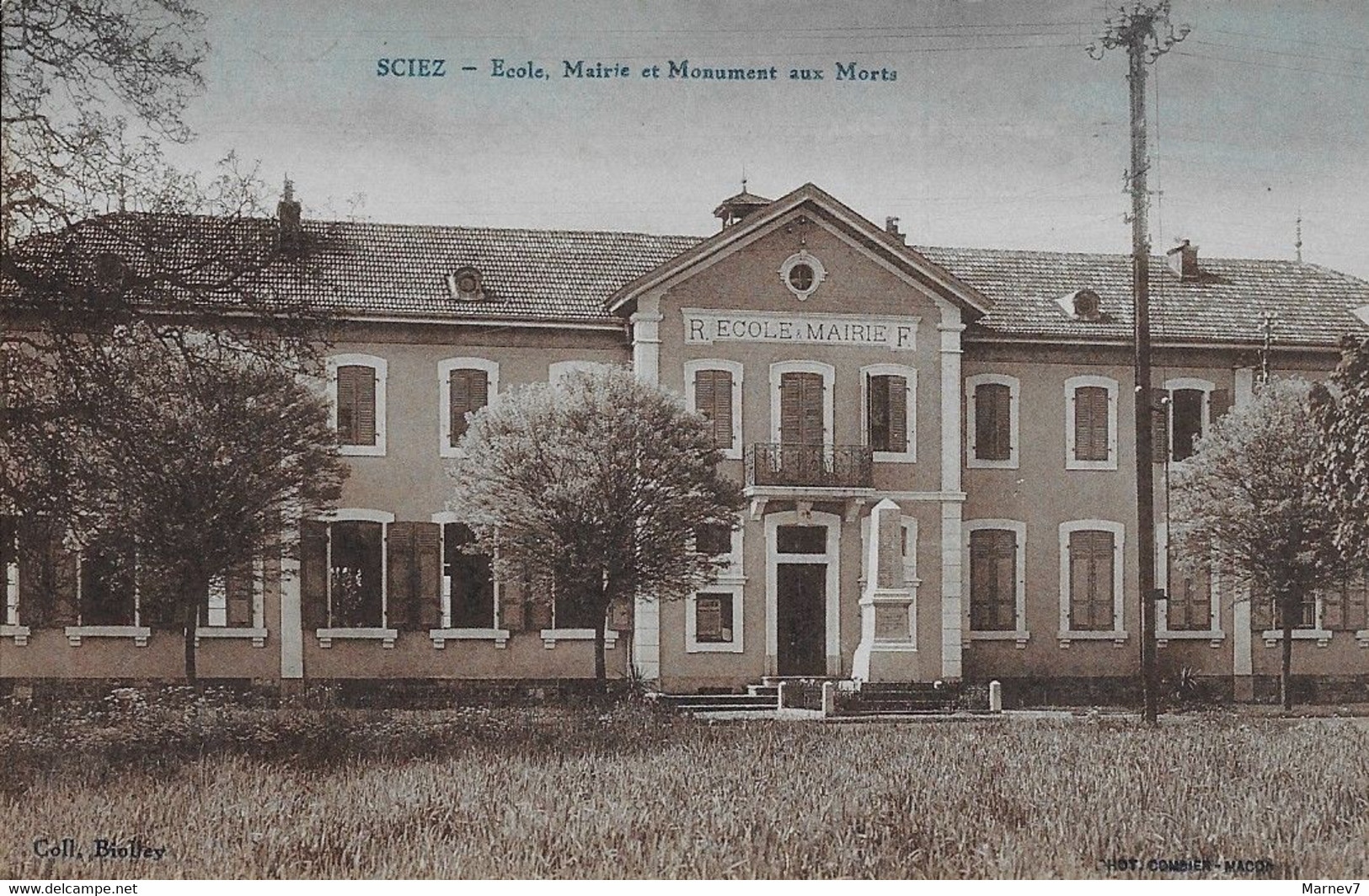 74 Hte Haute Savoie - CPA - SCIEZ - Ecole Mairie Et Monument Aux Morts - - Sciez