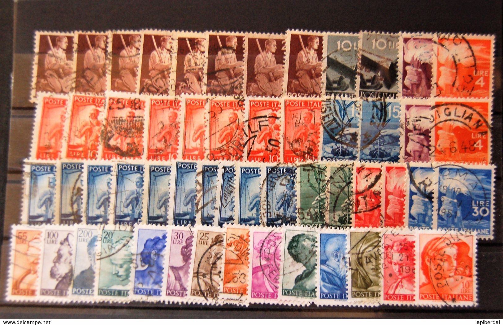 Italie Italia - Accumulation Of 146 Stamps Used - Afgestempeld