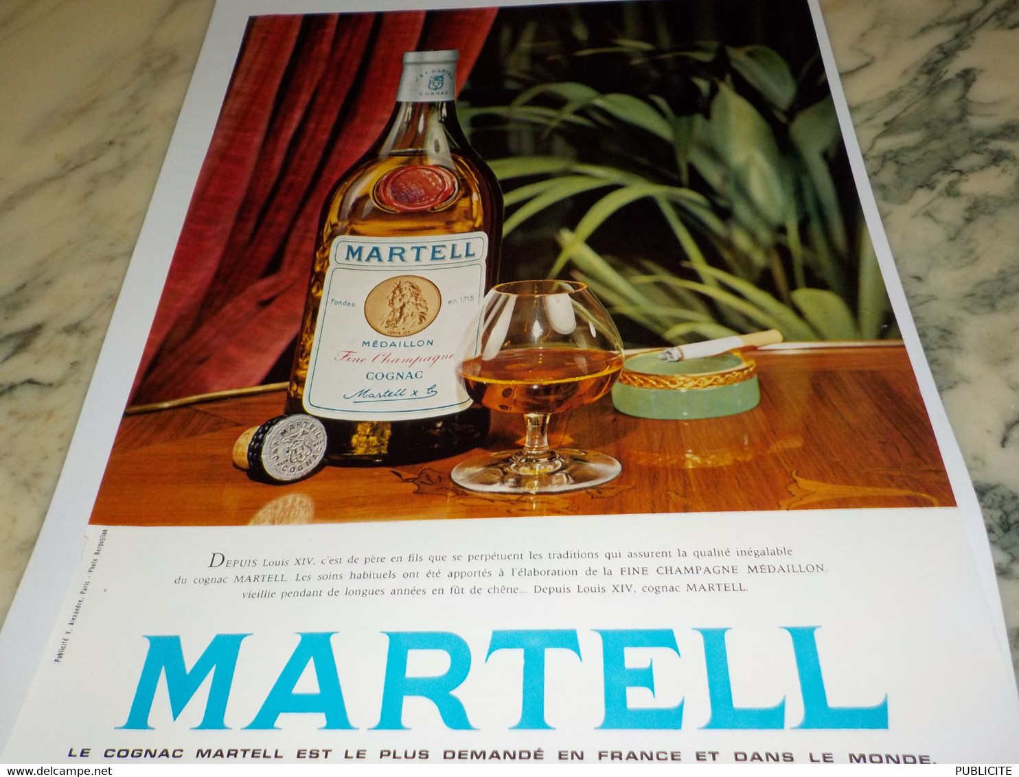 ANCIENNE PUBLICITE MEDAILLON  COGNAC  MARTELL 1962 - Alcools