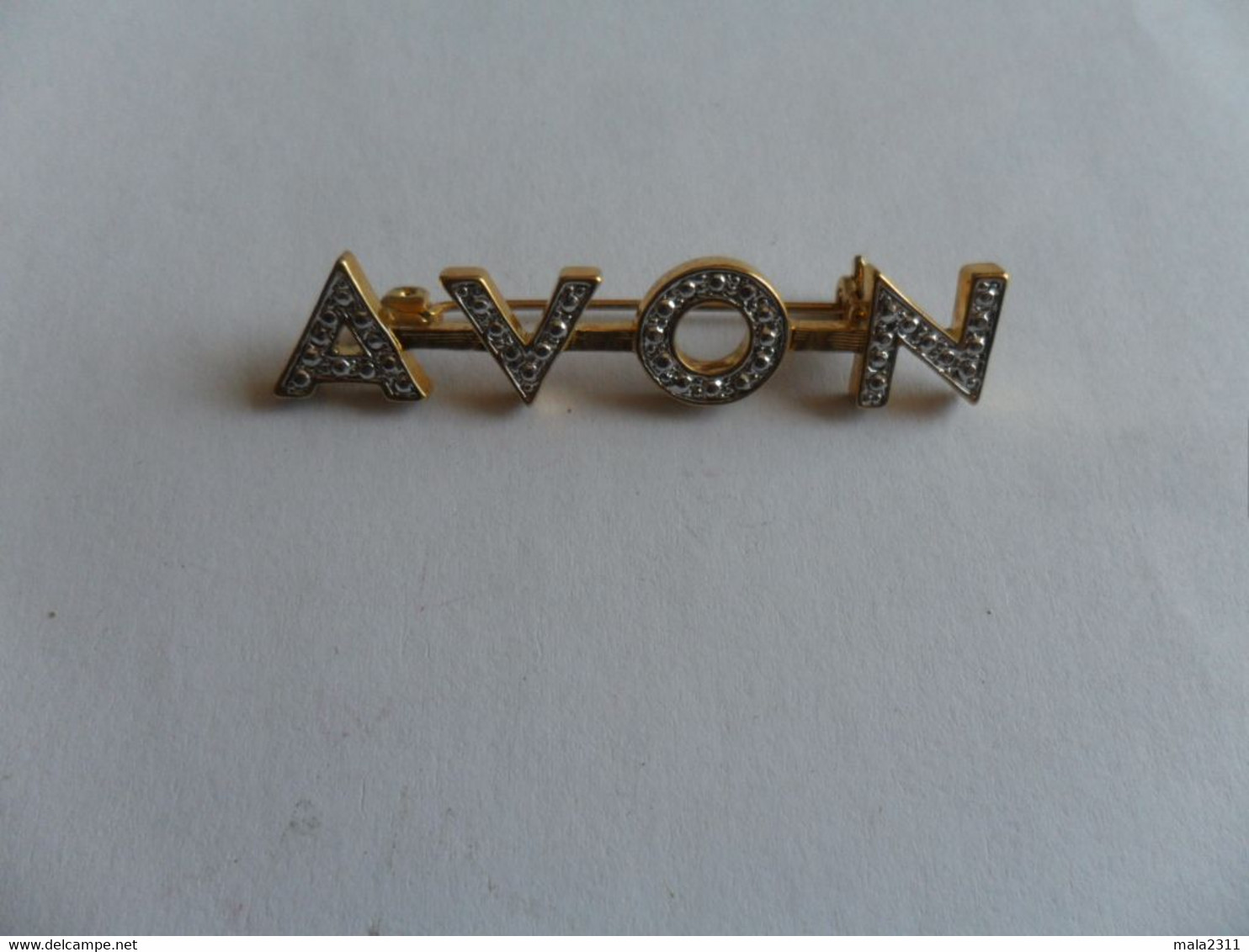 ANCIENNE BROCHE / AVON - Accessoires