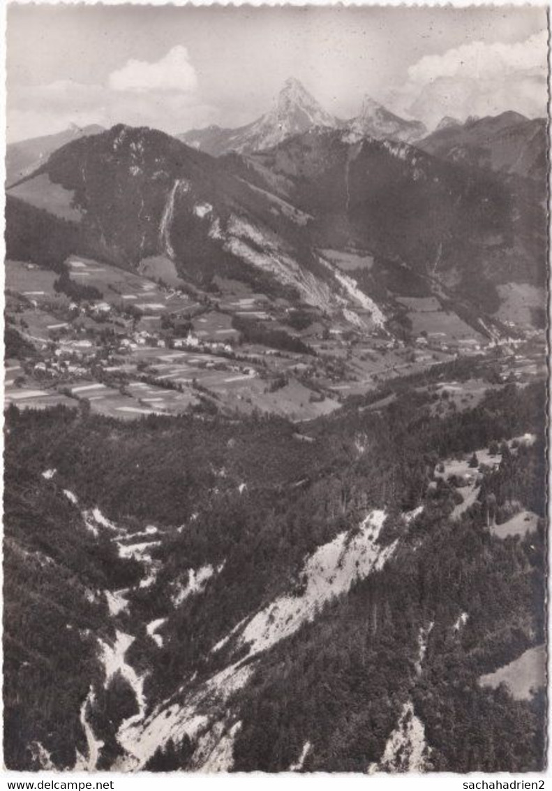 74. Gf. CHEVENOZ. Vue Générale Aérienne. La Vallée De La Dranse Et La Dent D'Oche. 918 - Chevenoz