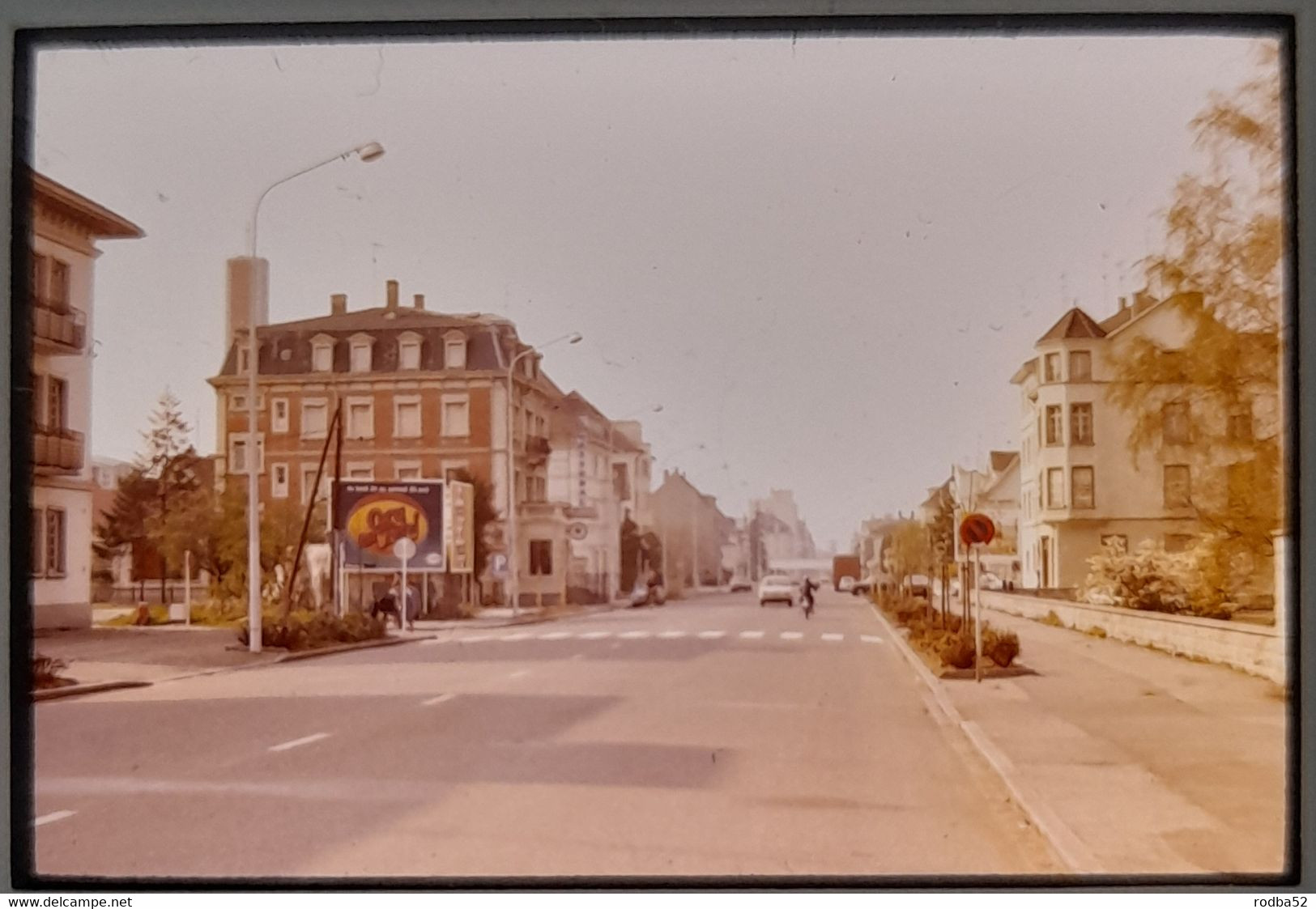 Diapositive  Slide Haut Rhin Saint Louis Rue De Bale En 1978 - Diapositives