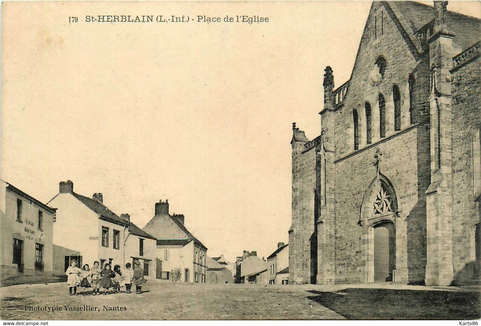 St Herblain * La Place De L'église De La Commune * Débitant - Saint Herblain