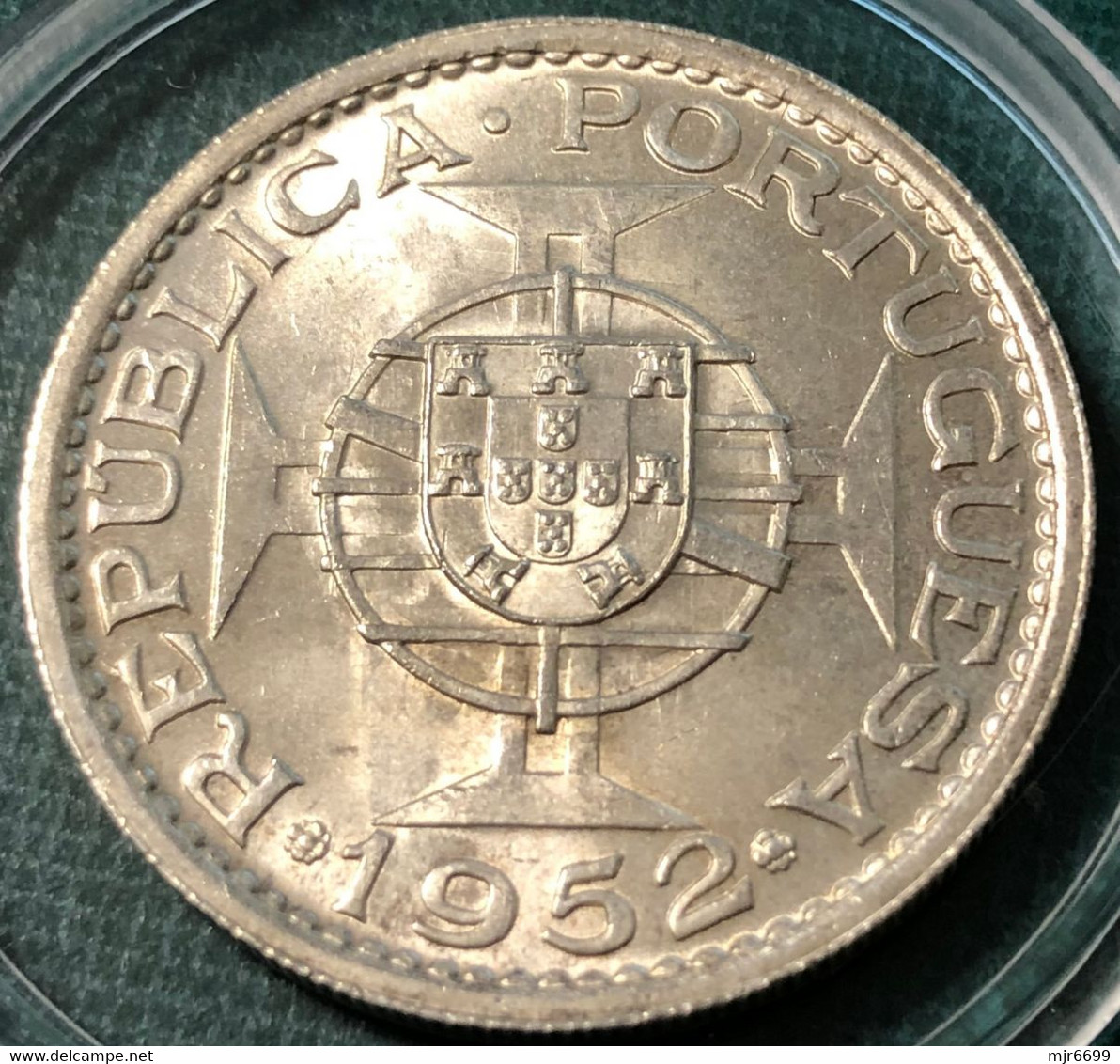 MACAU 1952 5 PATACAS SILVER UNC - Macao