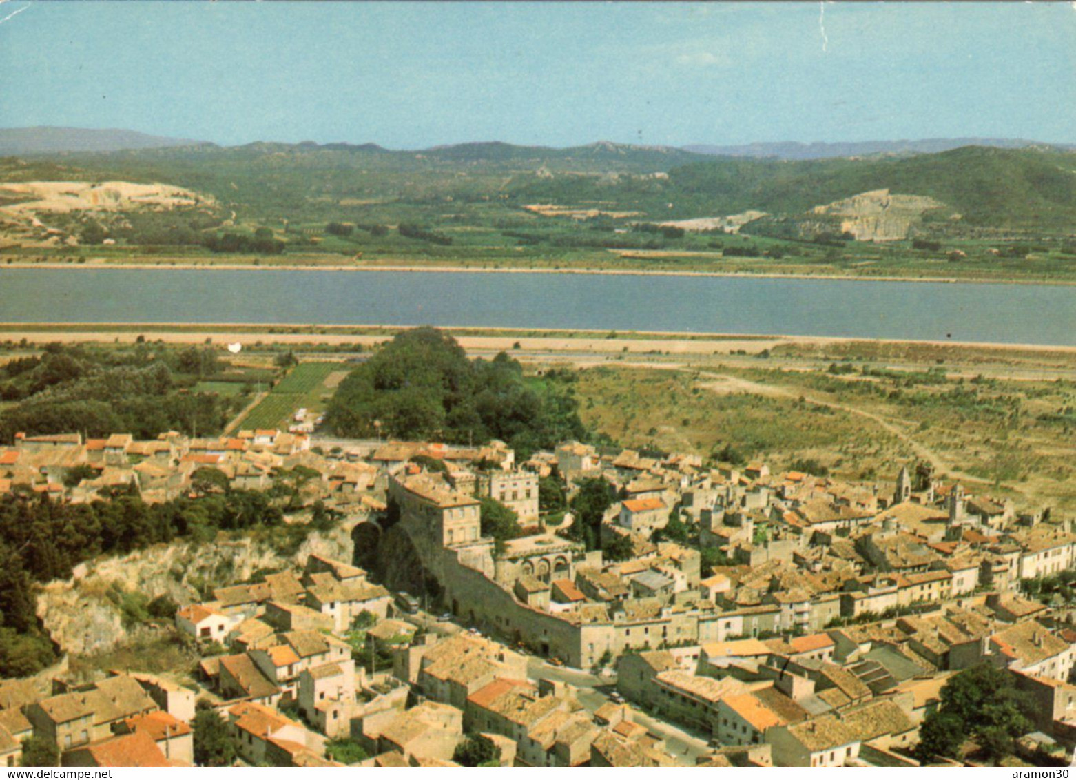 Aramon Vue Aérienne Vers 1975 Et Le Rhône - Aramon