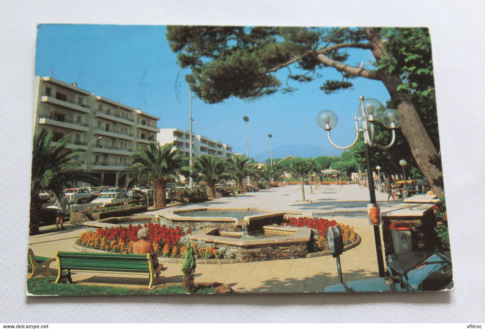 Cpm 1985, Cavalaire Sur Mer, Place B. Gaillard, Var 83 - Cavalaire-sur-Mer