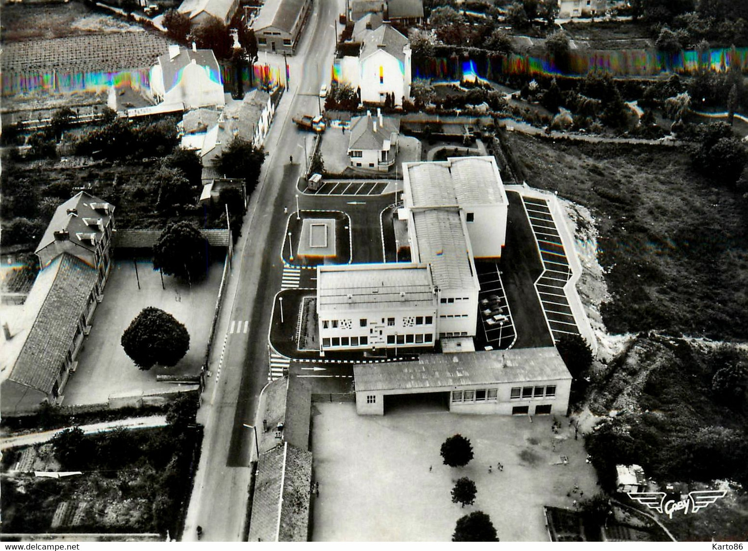 Bouguenais * Vue Aérienne Du Village , La Mairie Et Le Bourg - Bouguenais