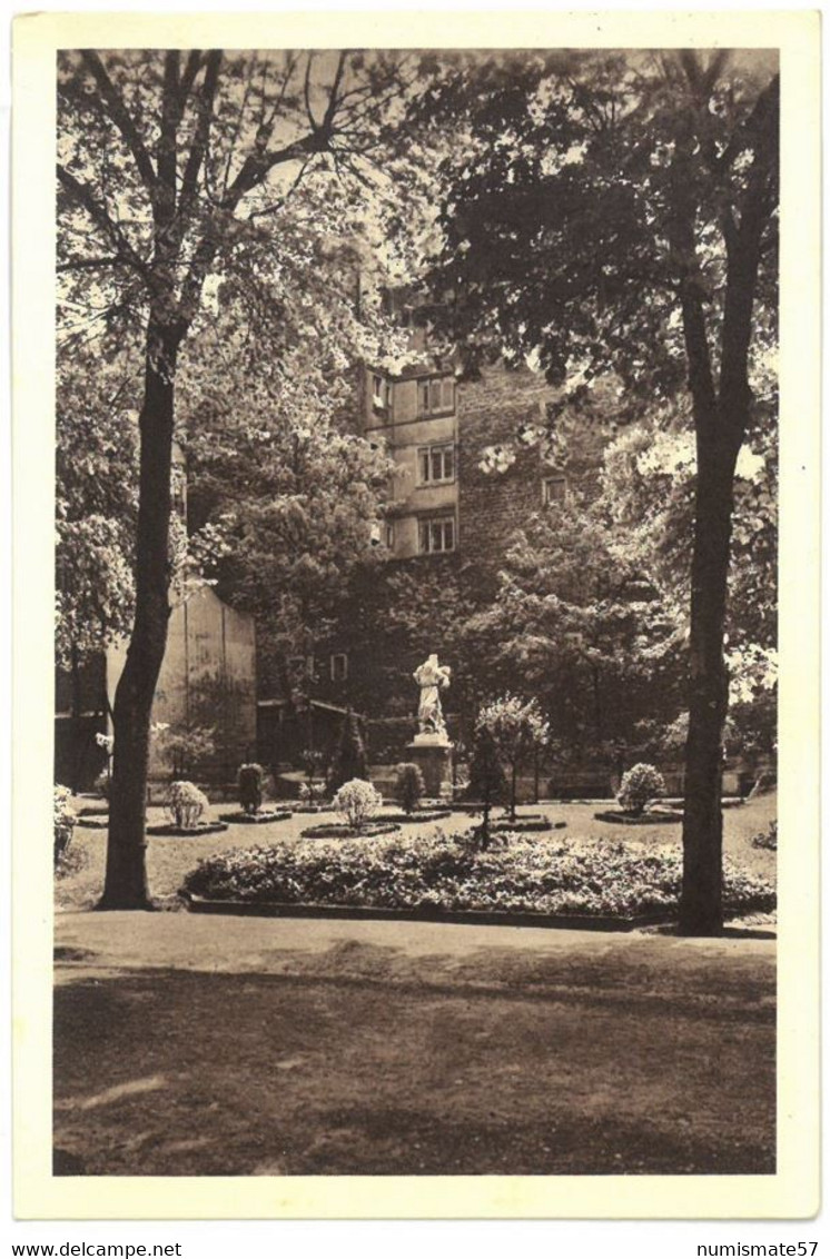 PARIS - Rue De Sèvres - MAISON MERE DES LAZARISTES - Cour Des Etudiants ( Scolastiques ) - Distretto: 06