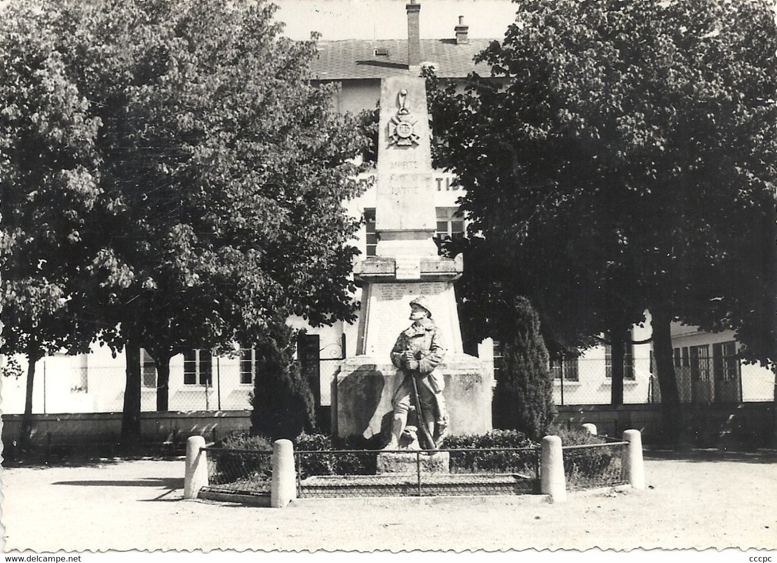 CPSM Borderes-sur-Echez Le Monument Aux Morts - Borderes Louron