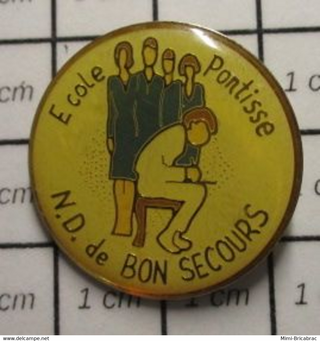 2722 Pin's Pins / Beau Et Rare / THEME : ADMINISTRATIONS / 4 FEMMES REGARDENT ! ECOLE PONTISSE - Administrations