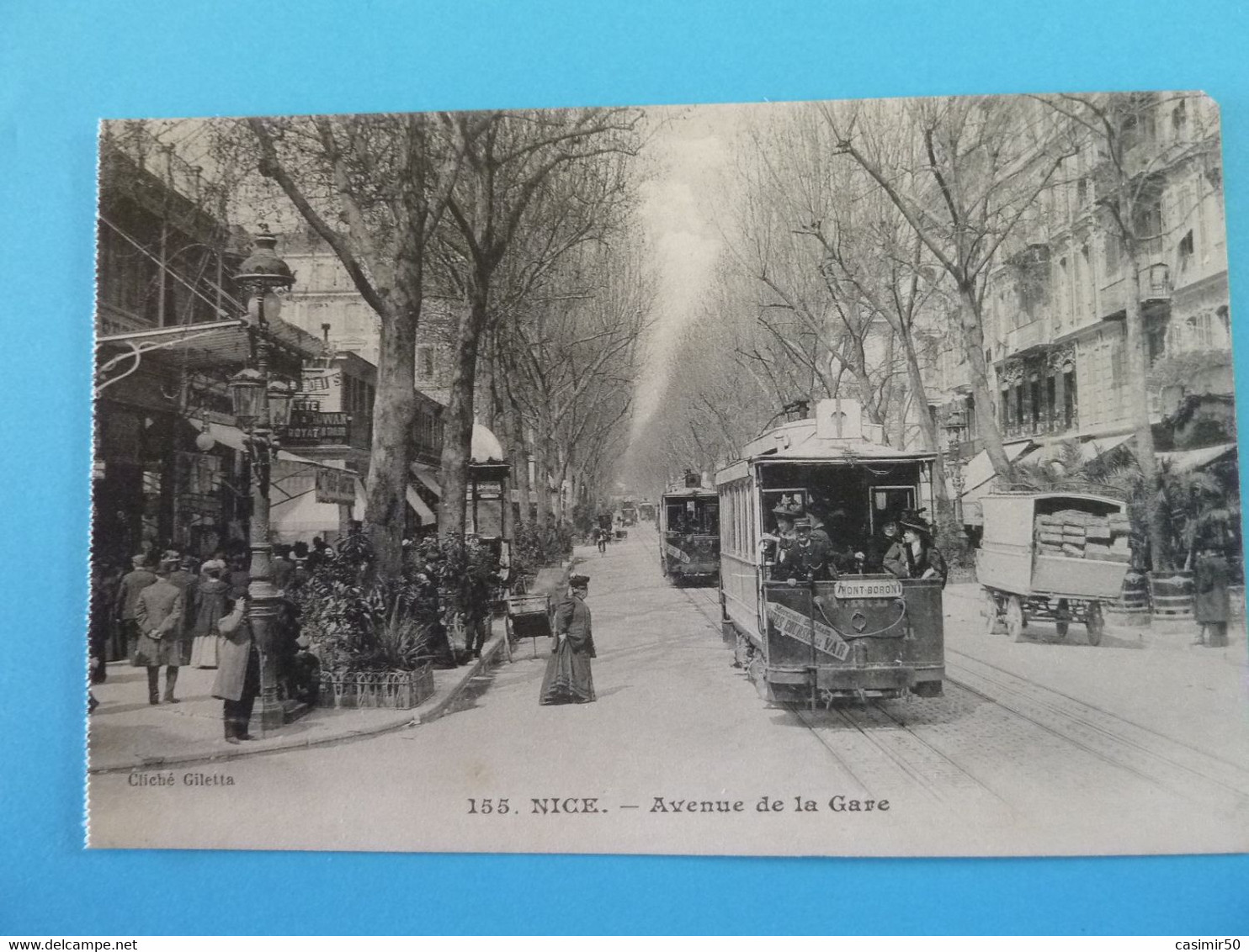 NICE AVENUE DE LA GARE - Life In The Old Town (Vieux Nice)