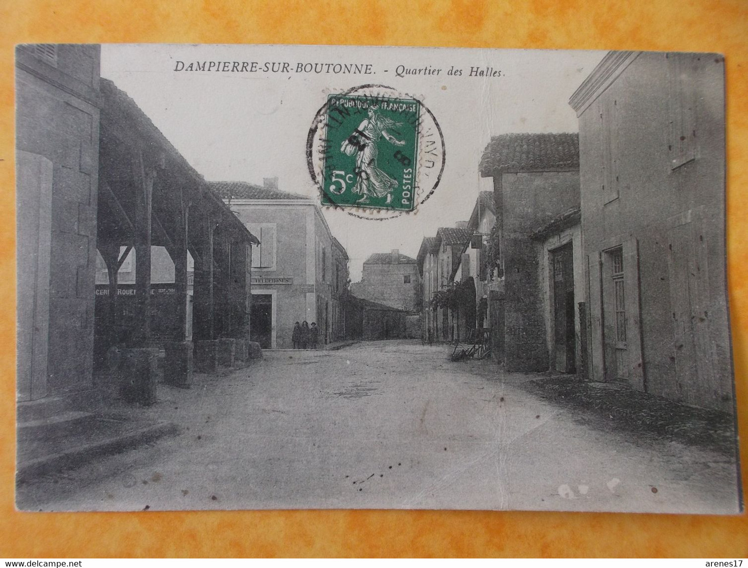 17: DAMPIERRE Sur BOUTONNE , QUARTIER Des HALLES , Animé , C.P.A.,en Bon état - Dampierre-sur-Boutonne