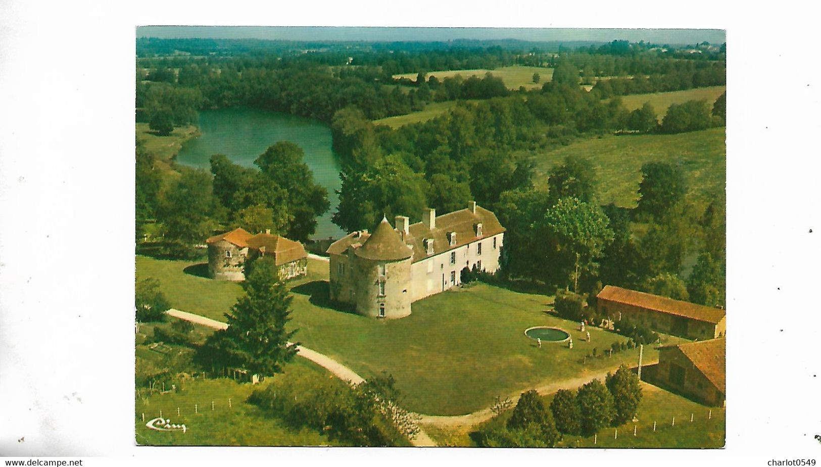 Vue Aerienne Du Chateau - Meziere Sur Issoire