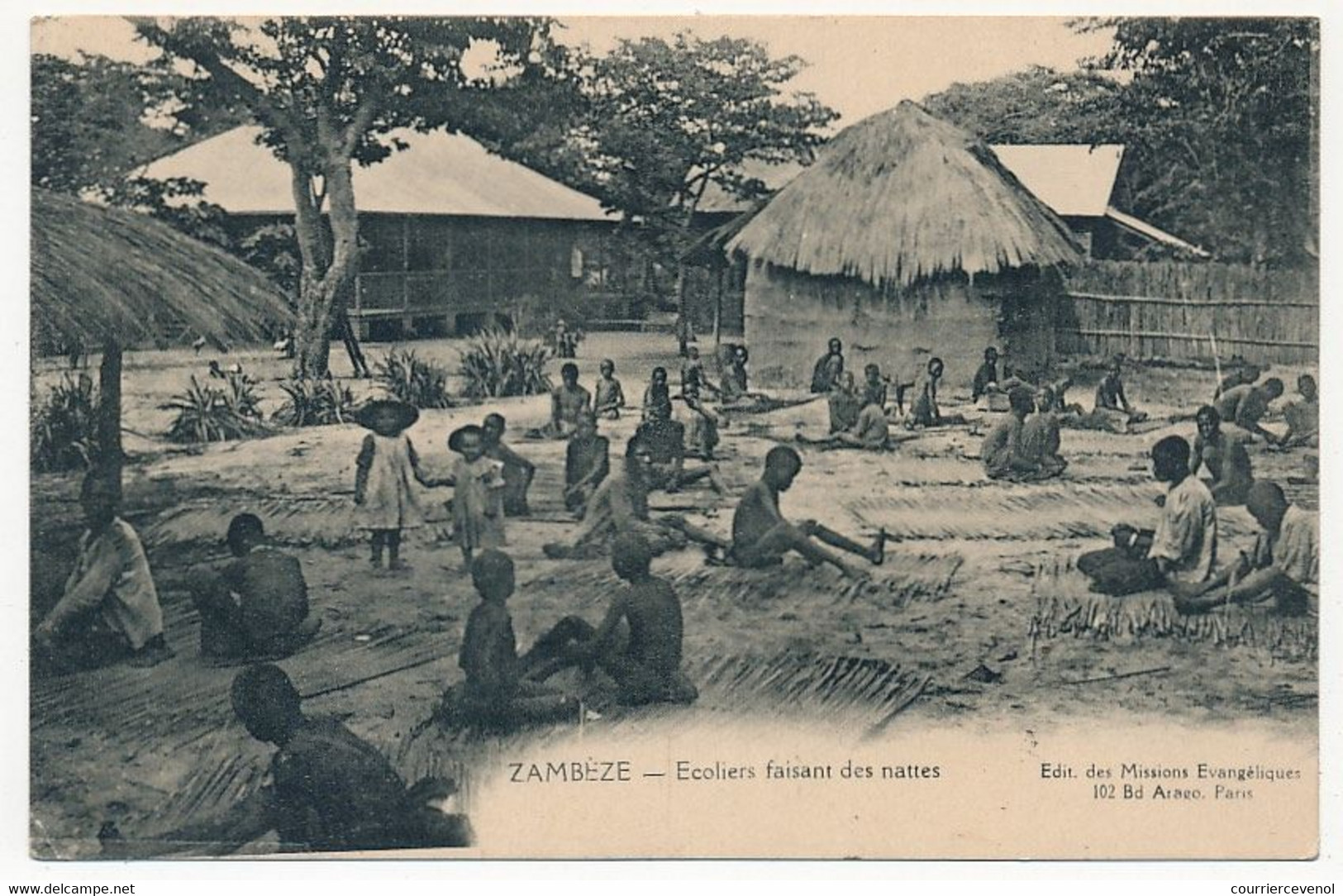 CPA - ZAMBEZE - Ecoliers Faisant Des Nattes - Zambie