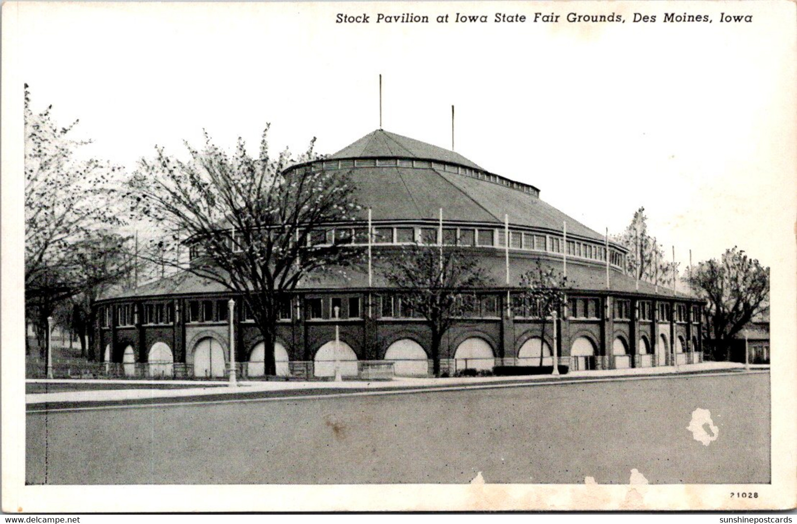 Iowa Des Moines Stock Pavilion At Iowa State Fair Grounds Curteich - Des Moines