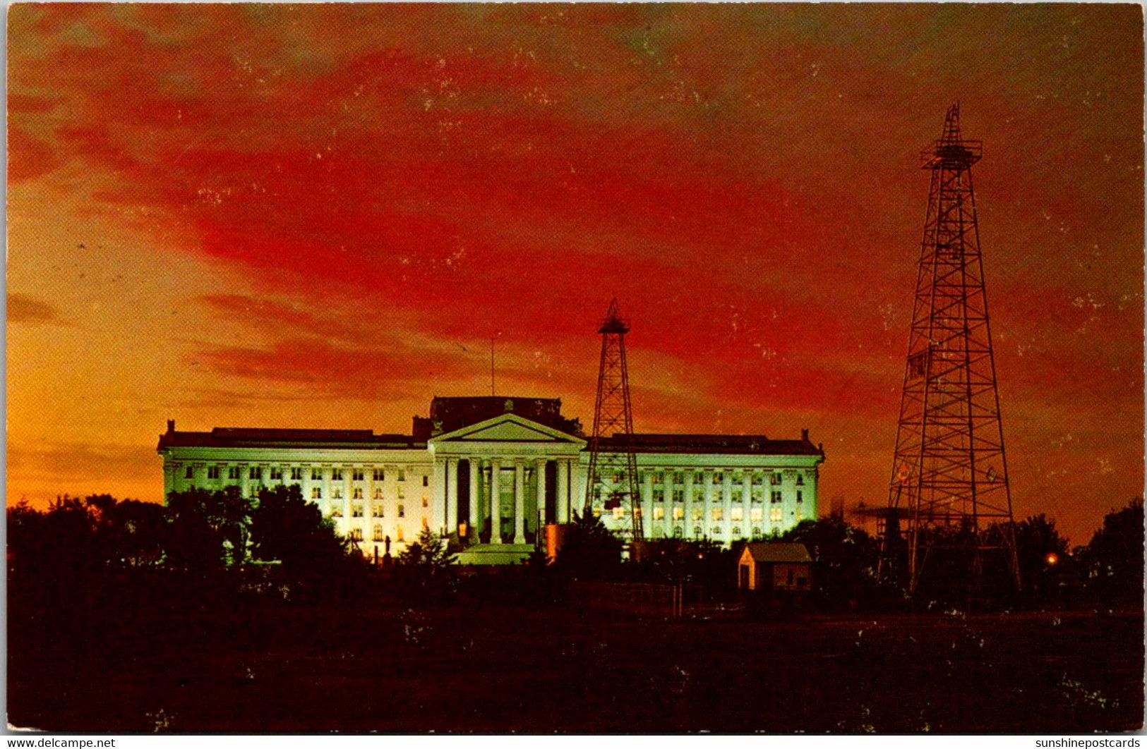 Oklahoma Oklahoma City State Capitol Building And Oil Derricks - Oklahoma City