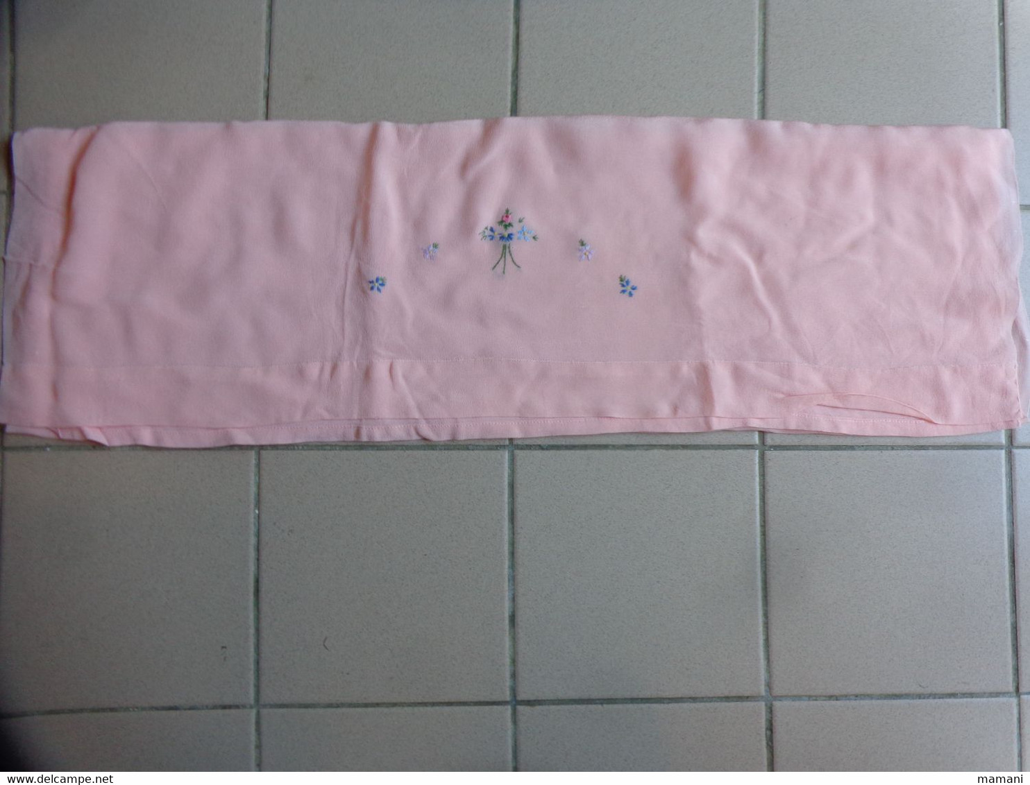 Petit Drap De Bebe Rose En Crepe - Sonstige & Ohne Zuordnung