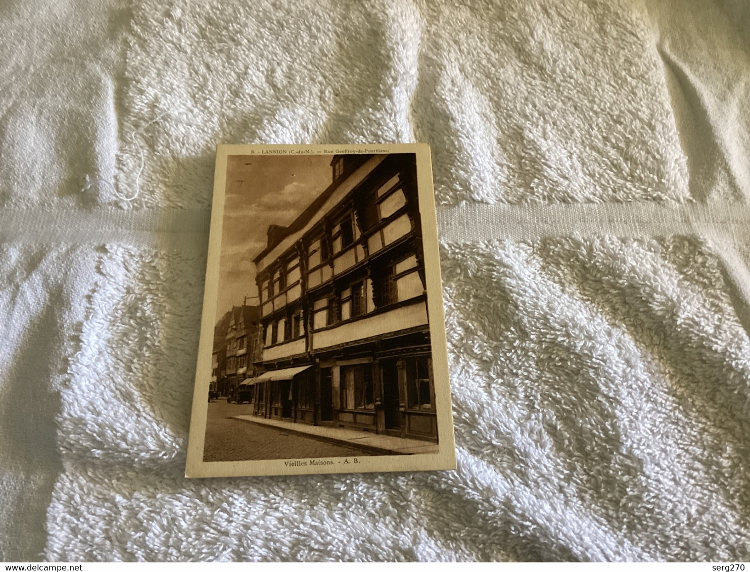 LANNION (C.-du-N.). - Rue Geoffroy-de-Pontblanc. Commerce Magasin - Lannion