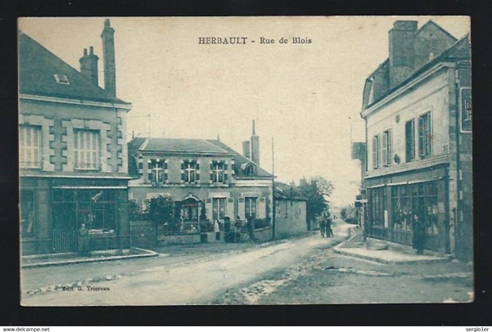 CPA   Loir Et Cher 41   :  Herbault  Rue De Blois - Herbault