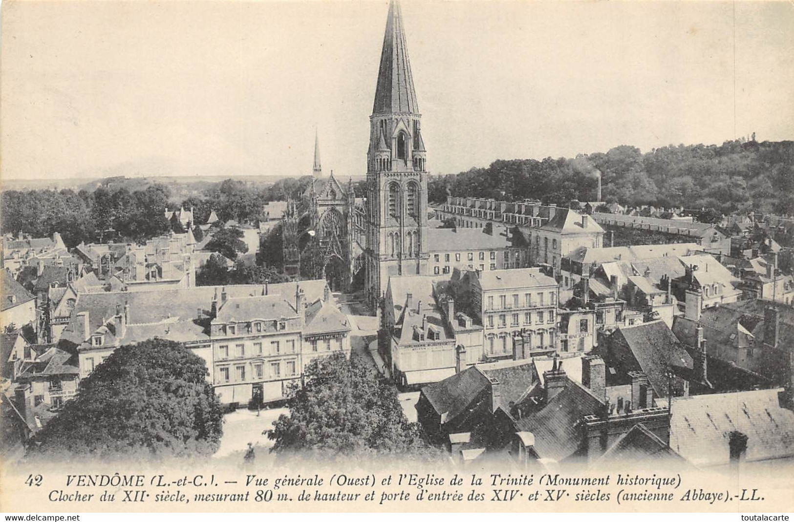 CPA 41 VENDOME  VUE GENERALE  ET L'EGLISE DE LA TRINITE - Vendome