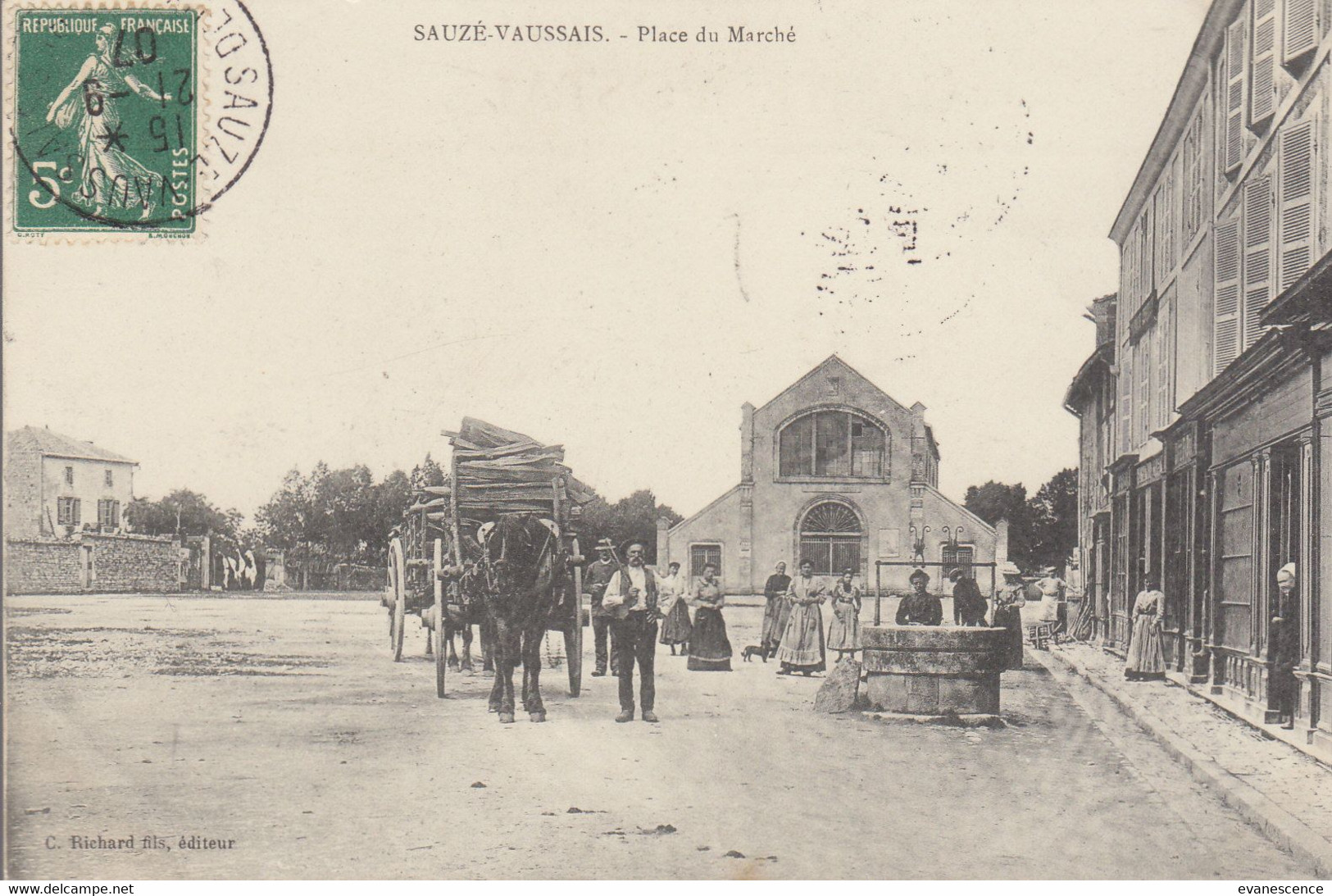 79 :  Sauzé Vaussais : Place Du Marché ///  Ref. Juin 22  /// N° 20.723 - Sauze Vaussais