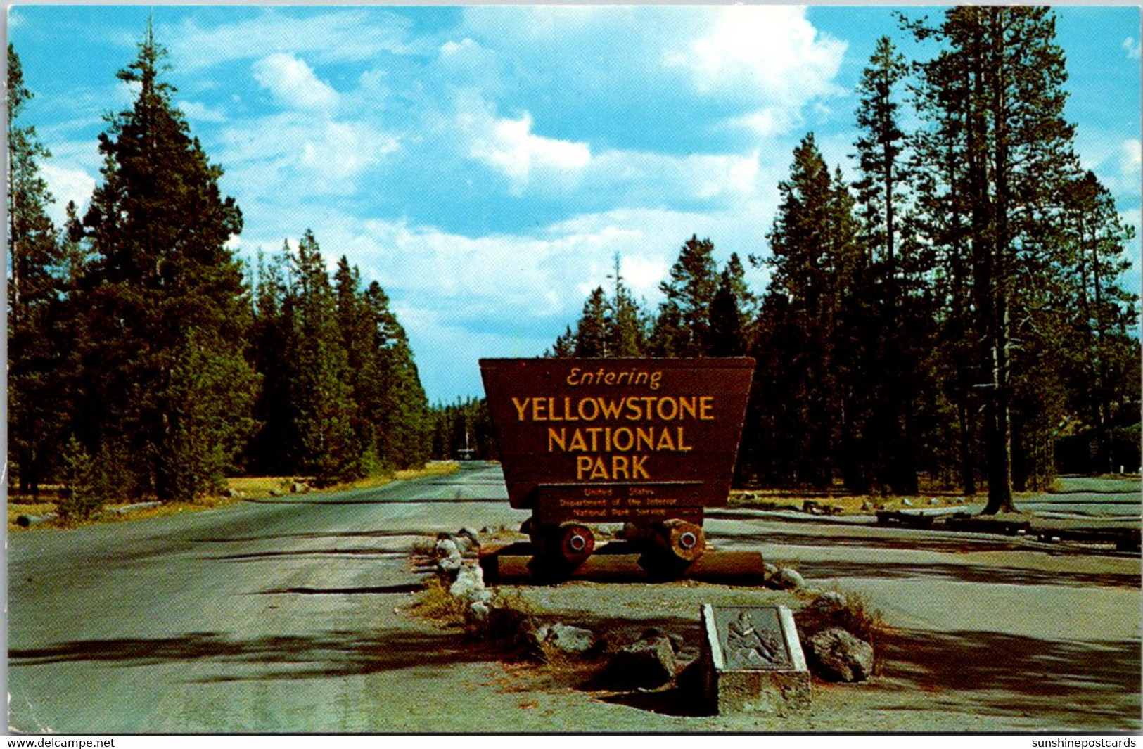 Yellowstone National Park Entrance Roadside Marker - USA National Parks