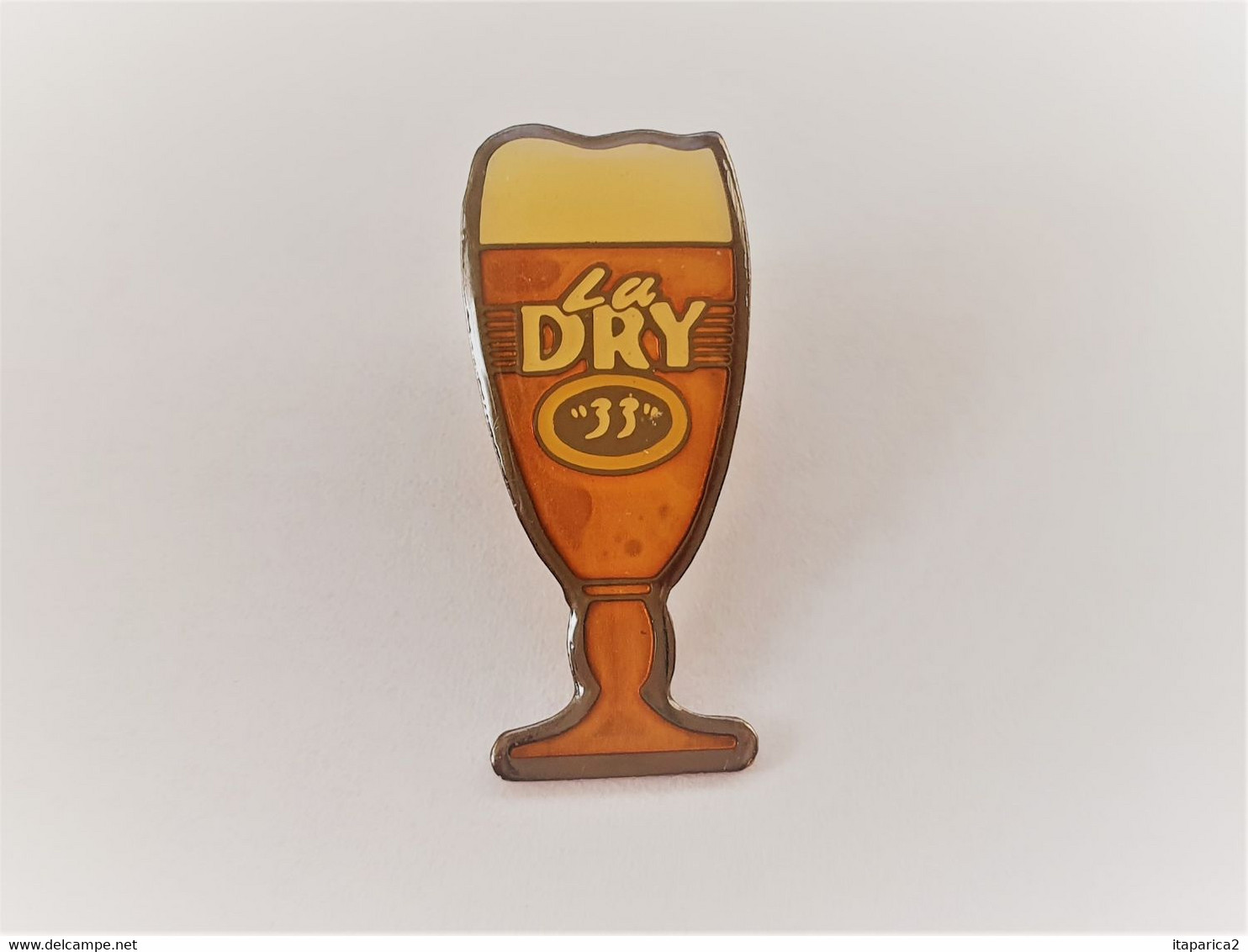 PINS BIERE LA DRY 33 LE VERRE  / 33NAT - Bière