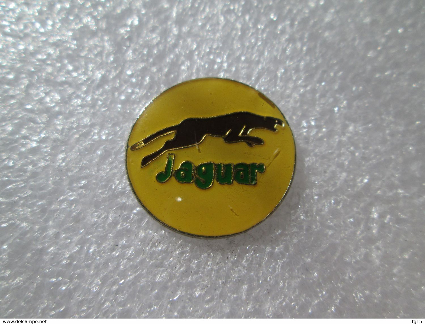 PIN'S      LOGO   JAGUAR - Jaguar