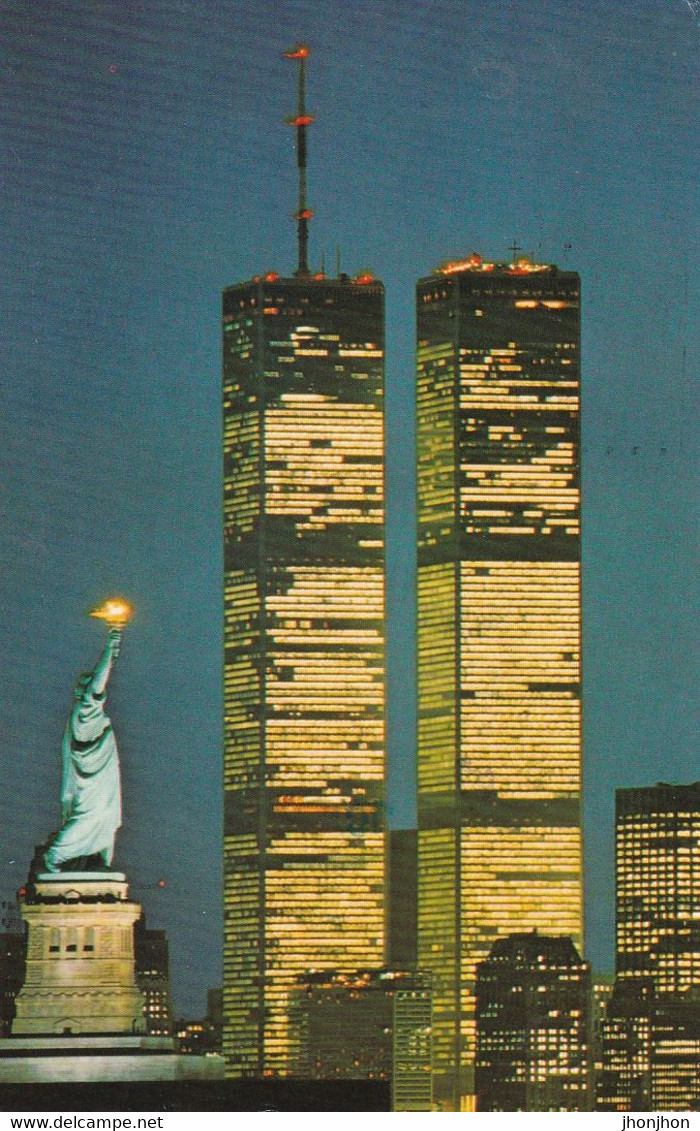 United States - Postcard Circulated 1988 - New York City - Statue Of Liberty World Trade Center -2/scans - World Trade Center