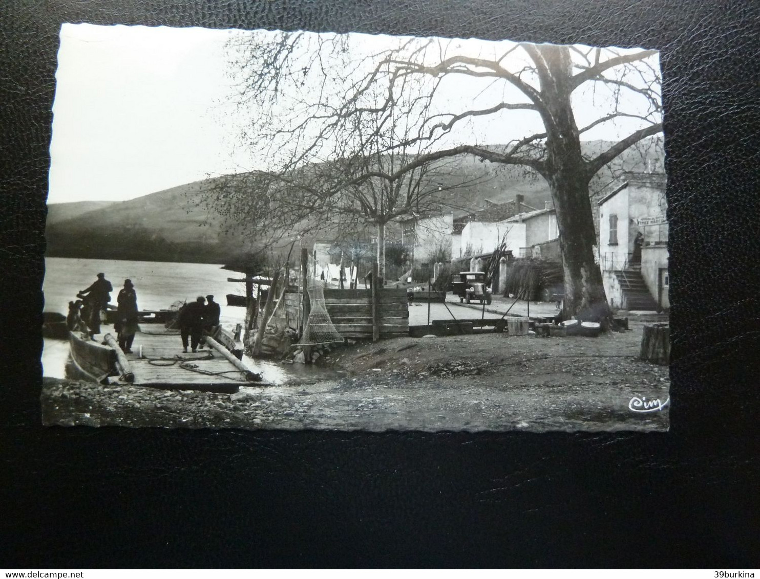 SAINT-PIERRE-DE-BOEUF Le Bac à Traille Et L'Arbre De La Liberté Années 50 - Other & Unclassified