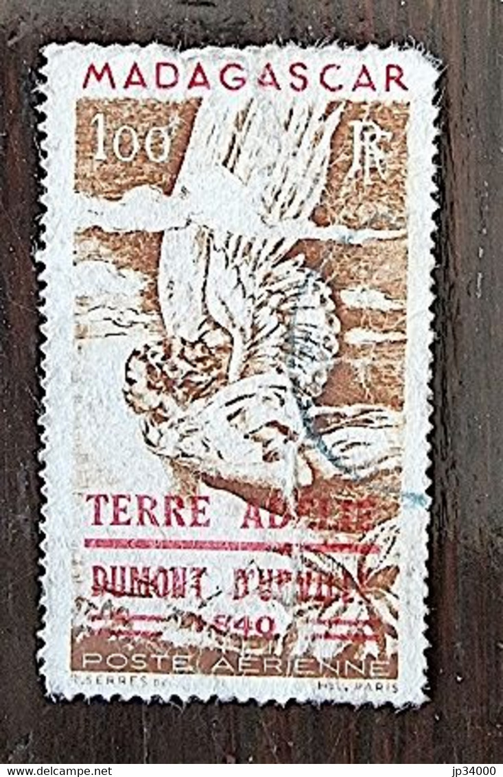 TAAF - Madagascar Surchargé Terre Adélie. Yvert PA 1 Oblitéré Second Choix (2) - ...-1955 Prephilately