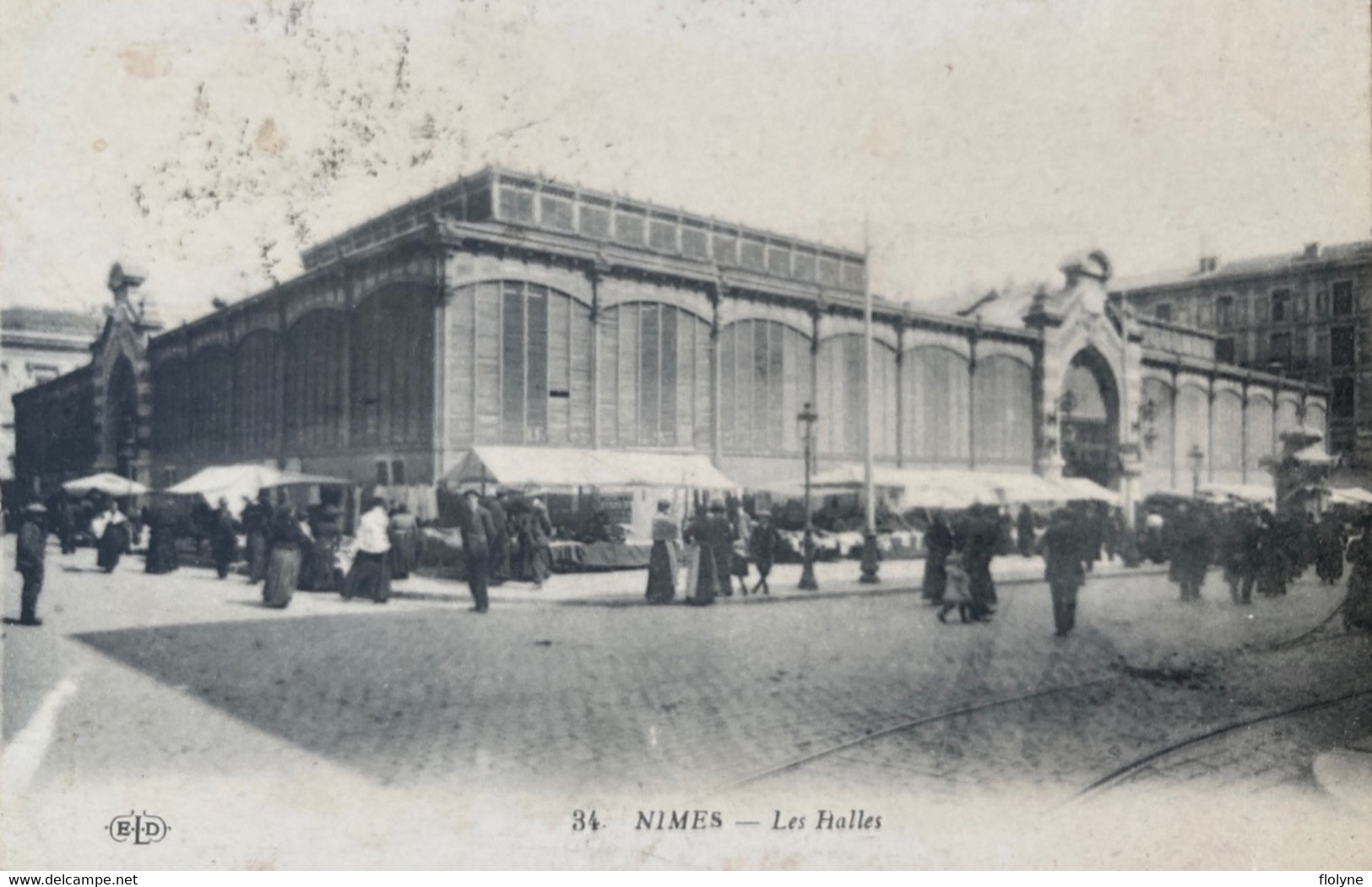 Nîmes - Place Et Les Halles - Marché Foire - Nîmes