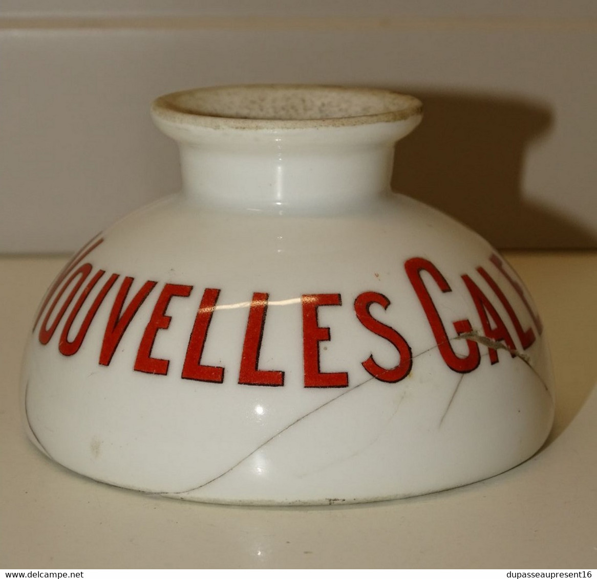 *ANCIEN ENCRIER PORCELAINE PUBLICITE NOUVELLES GALERIES COGNAC Jus De Grenier    E - Inktpotten